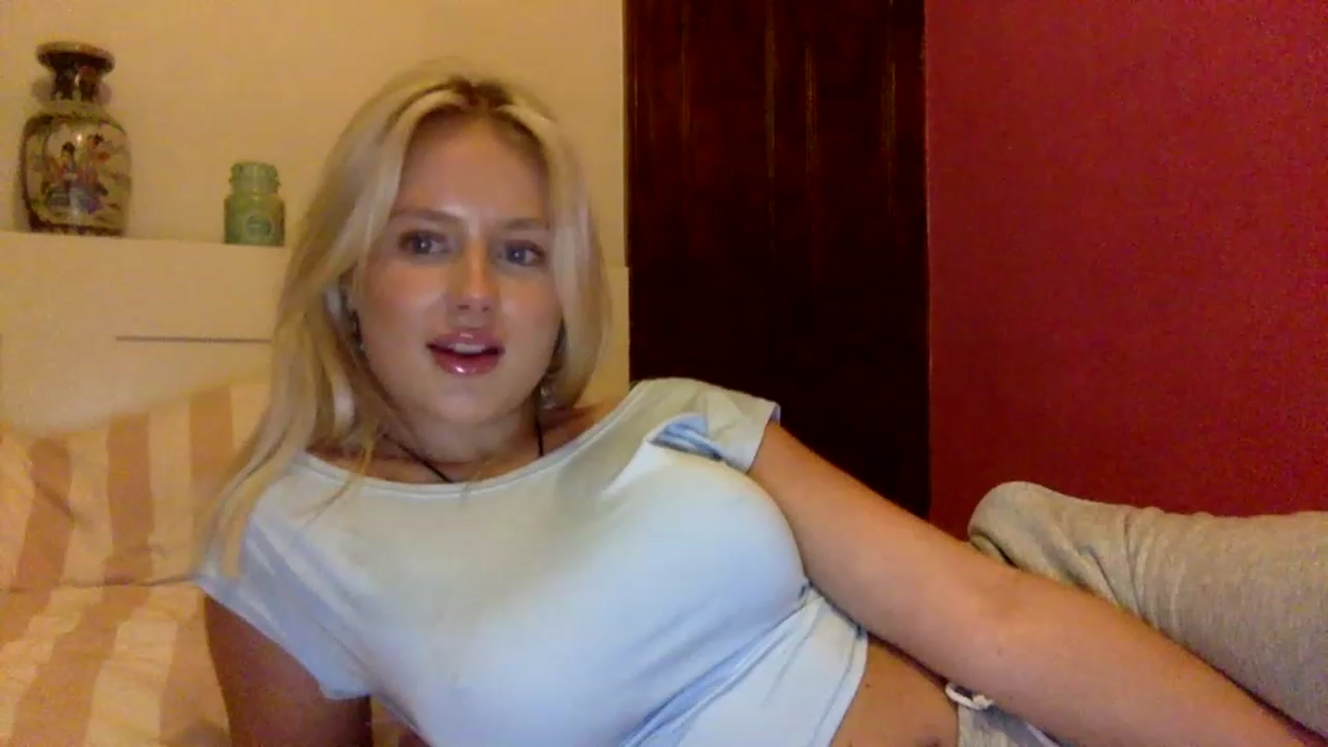 Gallery image thumbnail from BeaSaitou's myfreecams stream on, 12/06/2022, 16:47 image 3 of 20
