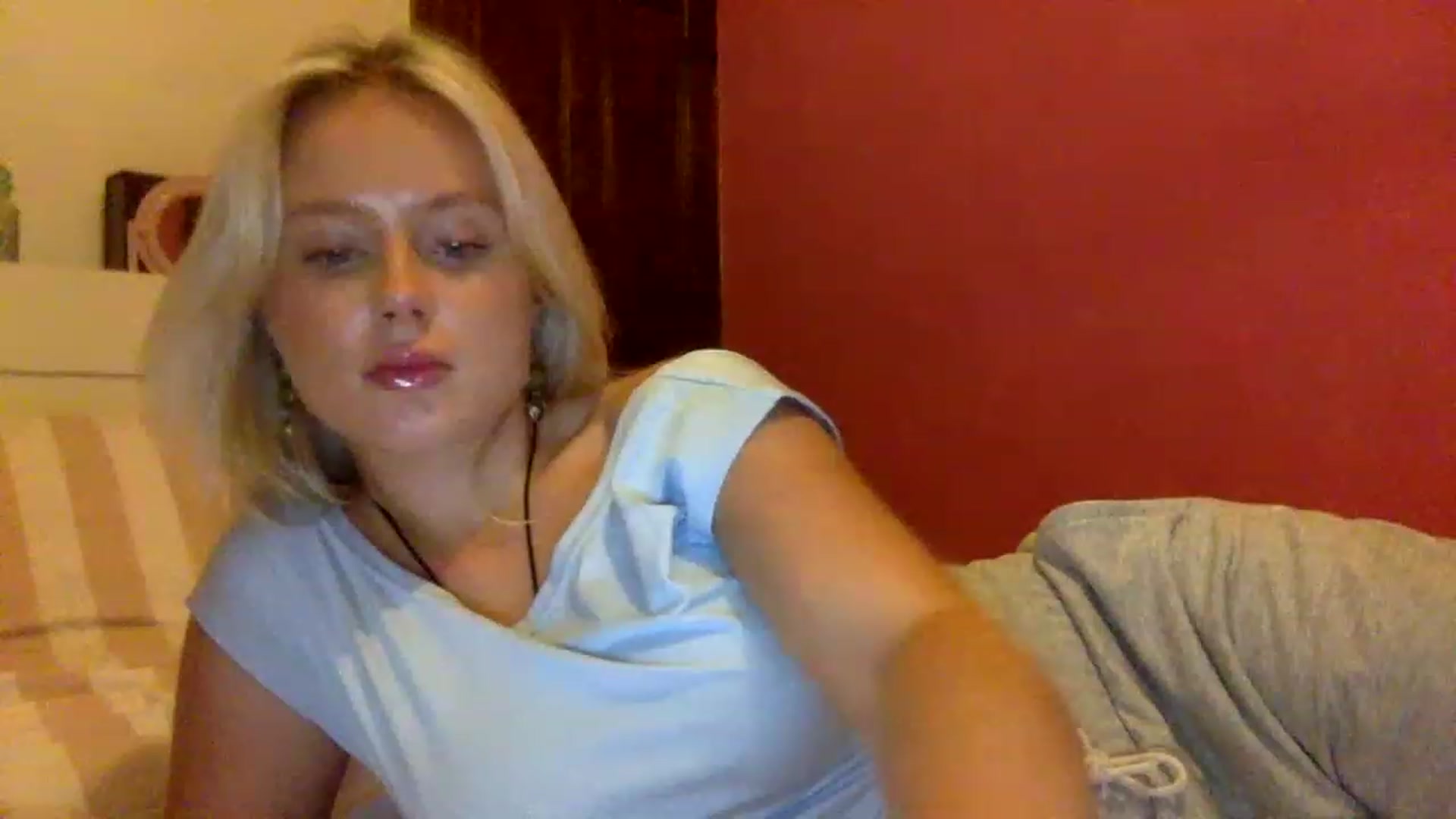 Gallery image thumbnail from BeaSaitou's myfreecams stream on, 12/06/2022, 17:32 image 2 of 20