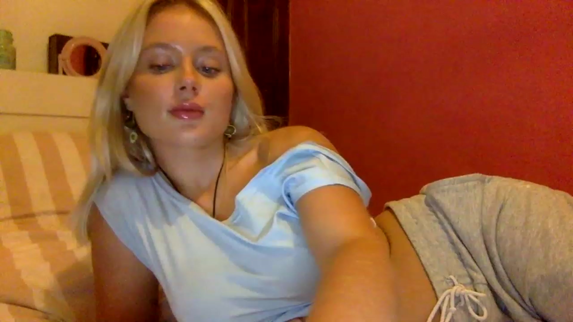 Gallery image thumbnail from BeaSaitou's myfreecams stream on, 12/06/2022, 17:32 image 10 of 20