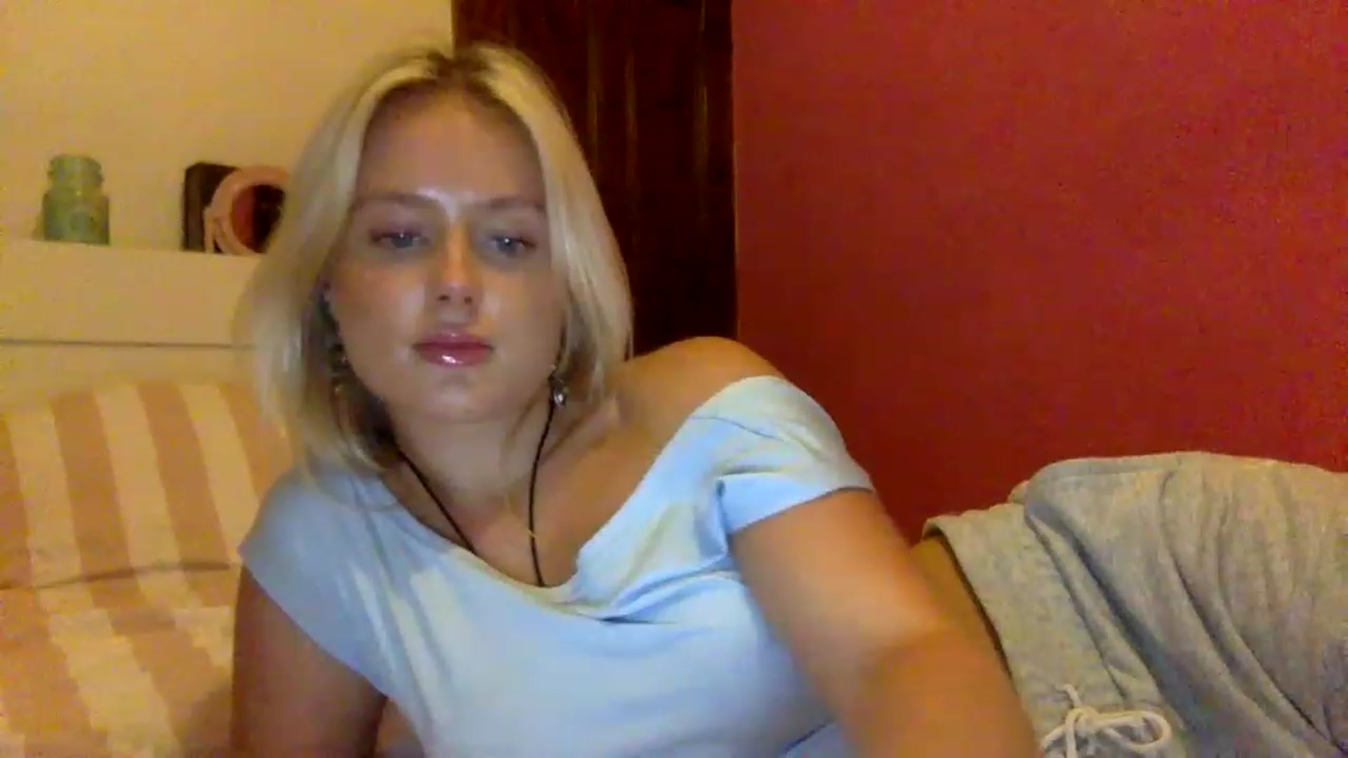 Gallery image thumbnail from BeaSaitou's myfreecams stream on, 12/06/2022, 17:32 image 3 of 20