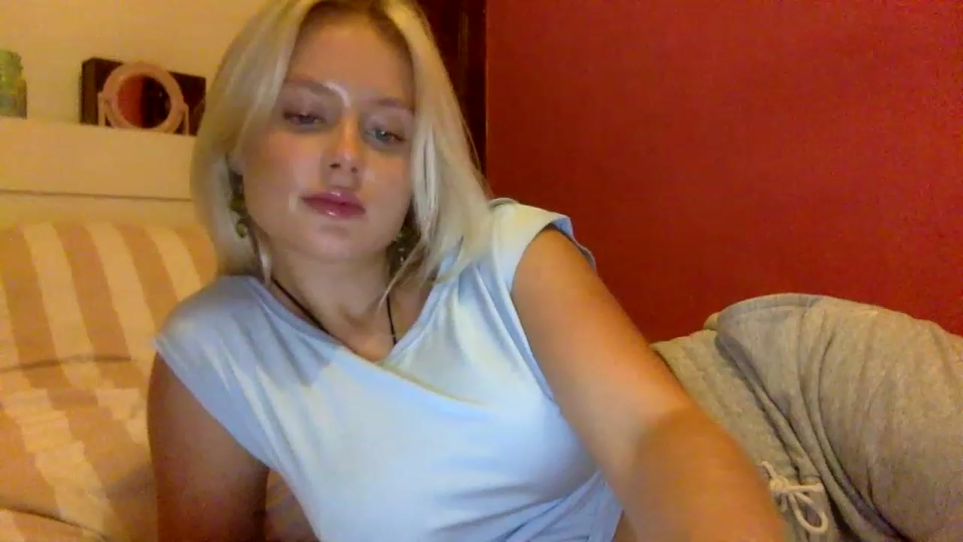 Gallery image thumbnail from BeaSaitou's myfreecams stream on, 12/06/2022, 17:32 image 11 of 20