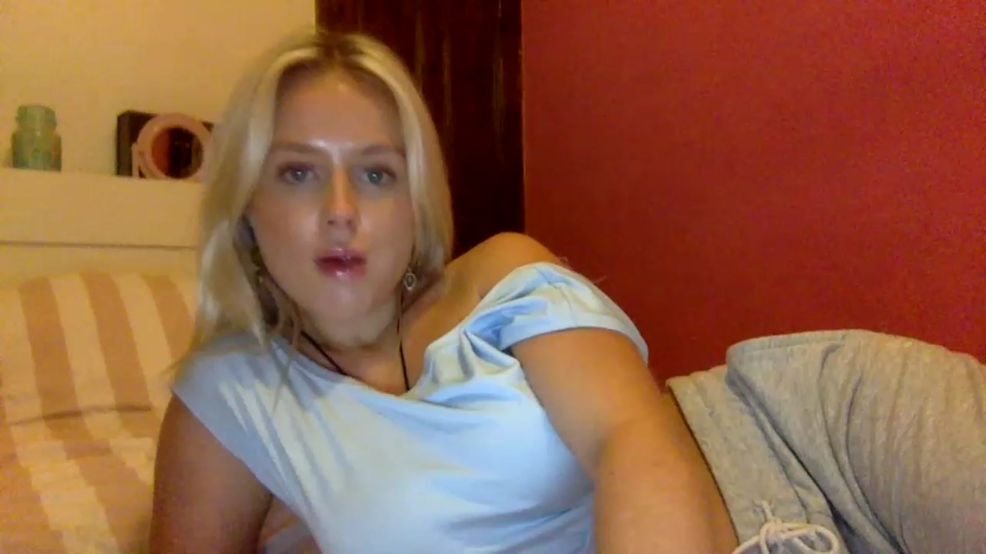 Gallery image thumbnail from BeaSaitou's myfreecams stream on, 12/06/2022, 17:32 image 4 of 20