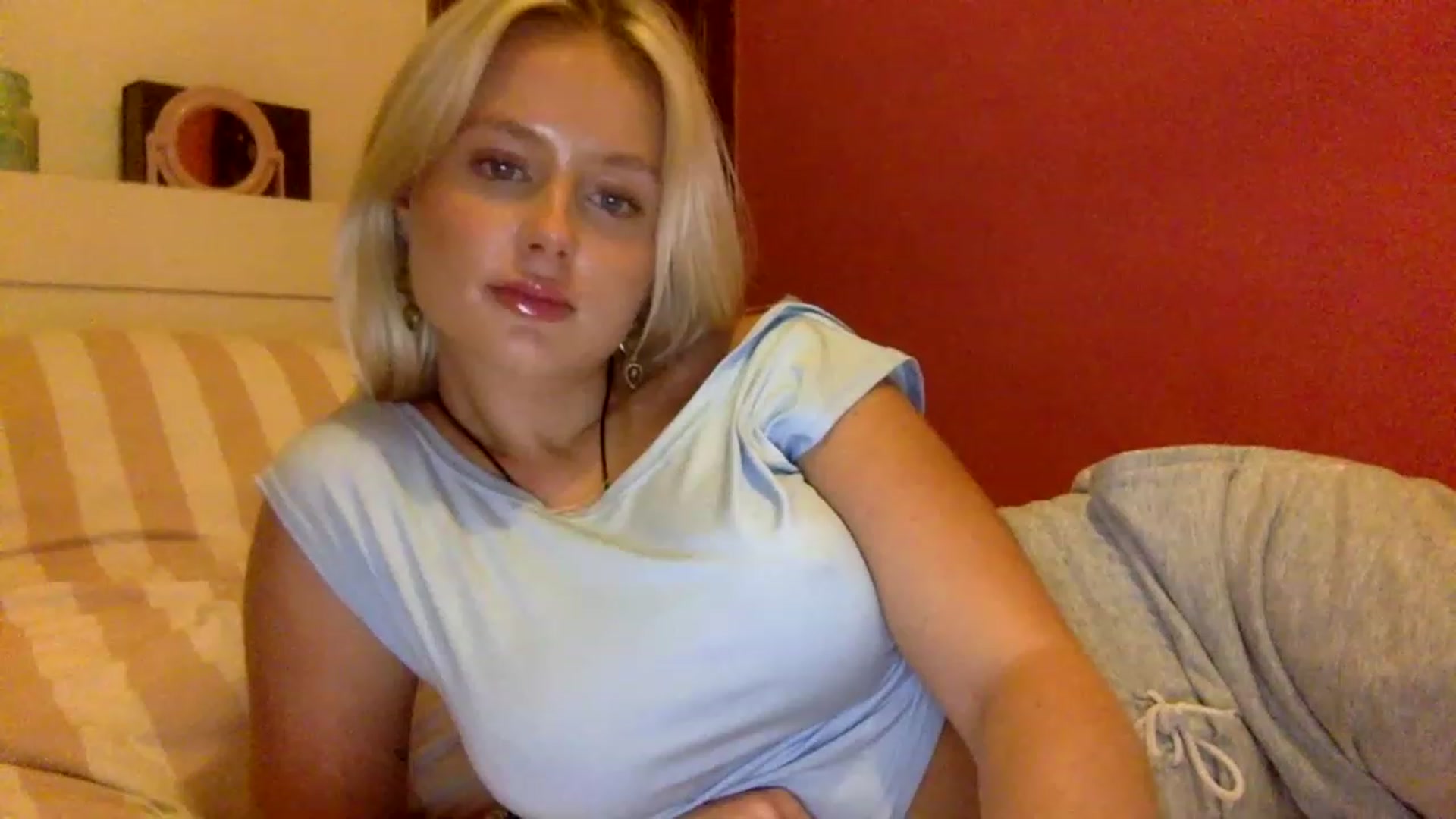 Gallery image thumbnail from BeaSaitou's myfreecams stream on, 12/06/2022, 17:32 image 8 of 20