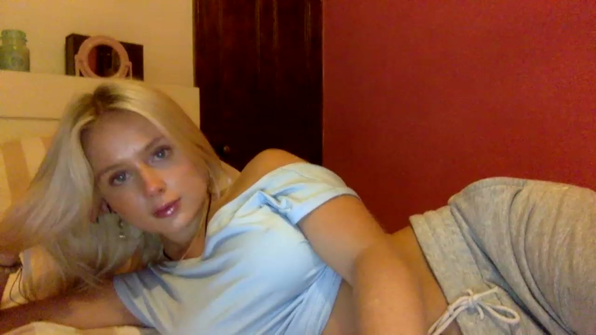 Gallery image thumbnail from BeaSaitou's myfreecams stream on, 12/06/2022, 17:32 image 5 of 20
