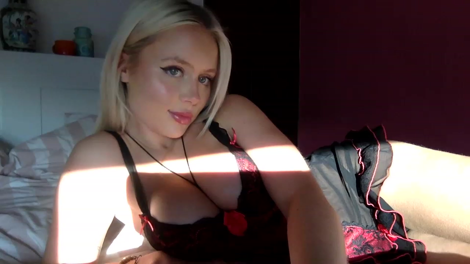 Gallery image thumbnail from BeaSaitou's myfreecams stream on, 12/07/2022, 14:06 image 10 of 20
