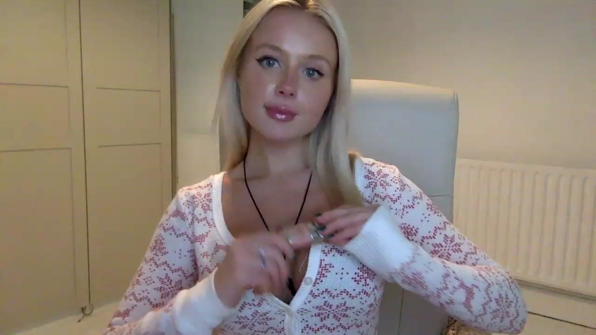 Gallery image thumbnail from BeaSaitou's myfreecams stream on, 12/07/2022, 21:40 image 9 of 20