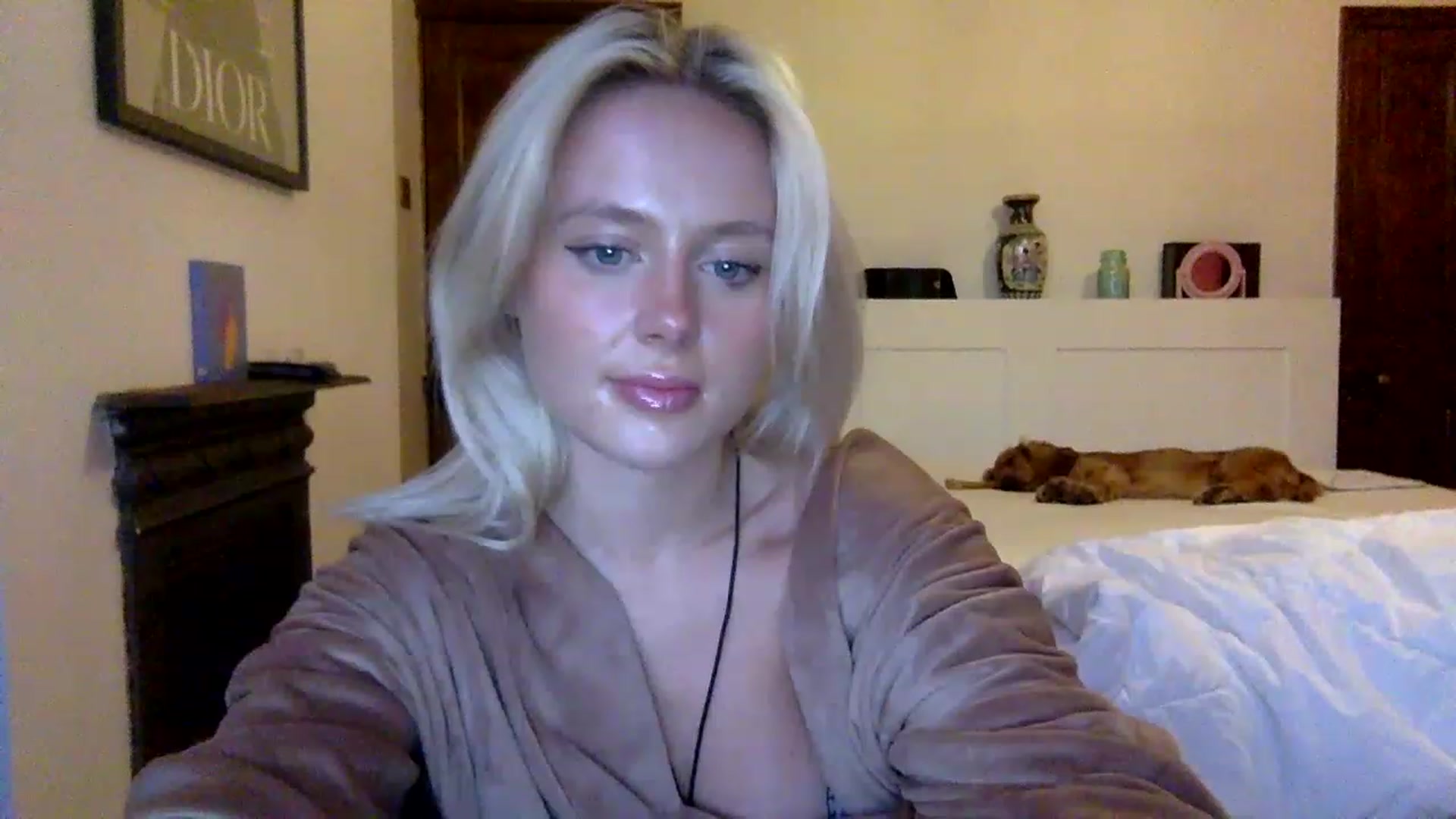 Gallery image thumbnail from BeaSaitou's myfreecams stream on, 12/08/2022, 16:30 image 8 of 20