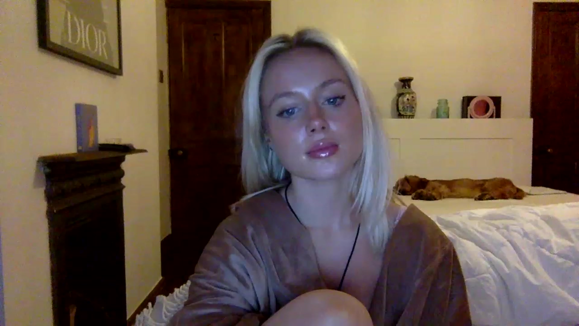 Gallery image thumbnail from BeaSaitou's myfreecams stream on, 12/08/2022, 16:30 image 15 of 20