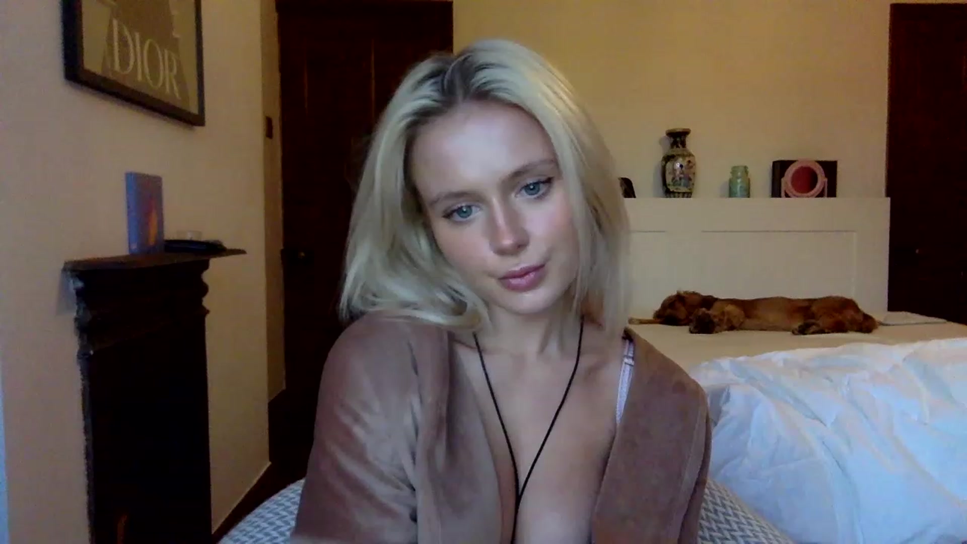 Gallery image thumbnail from BeaSaitou's myfreecams stream on, 12/08/2022, 16:30 image 2 of 20