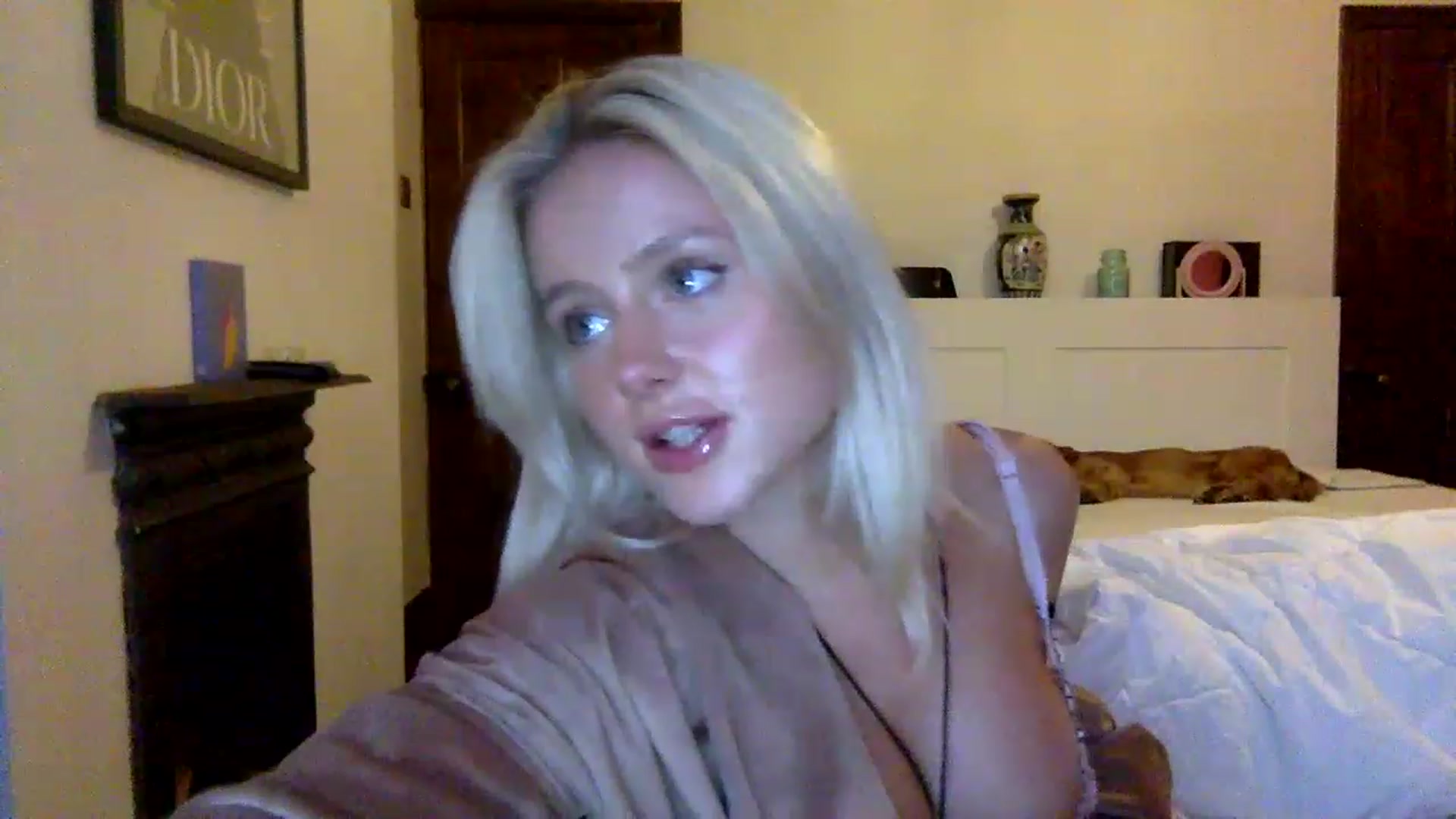 Gallery image thumbnail from BeaSaitou's myfreecams stream on, 12/08/2022, 16:30 image 9 of 20
