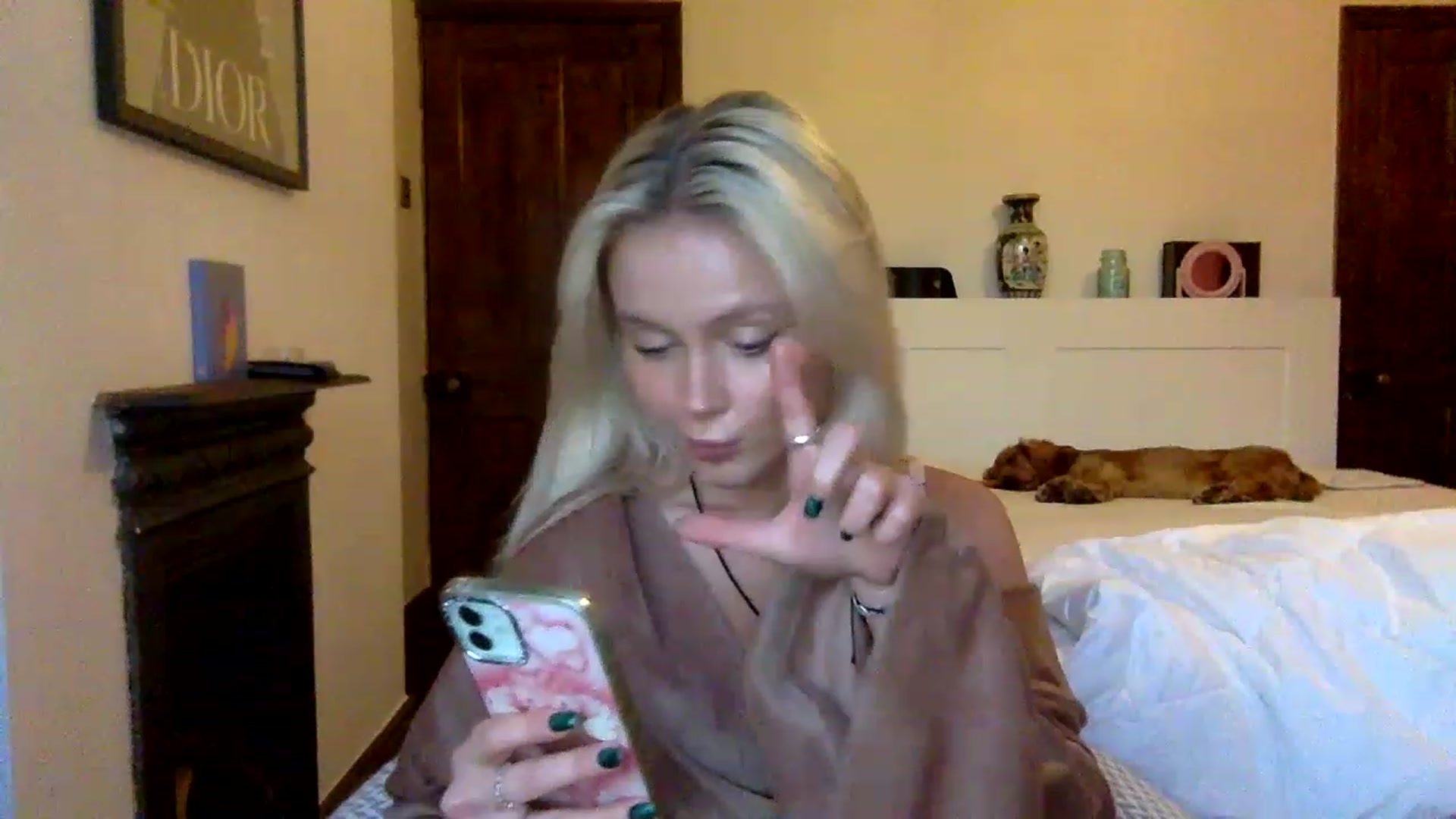 Gallery image thumbnail from BeaSaitou's myfreecams stream on, 12/08/2022, 16:30 image 3 of 20