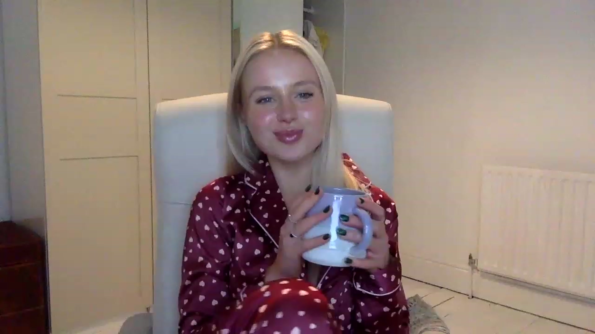 Gallery image thumbnail from BeaSaitou's myfreecams stream on, 12/08/2022, 22:01 image 4 of 20