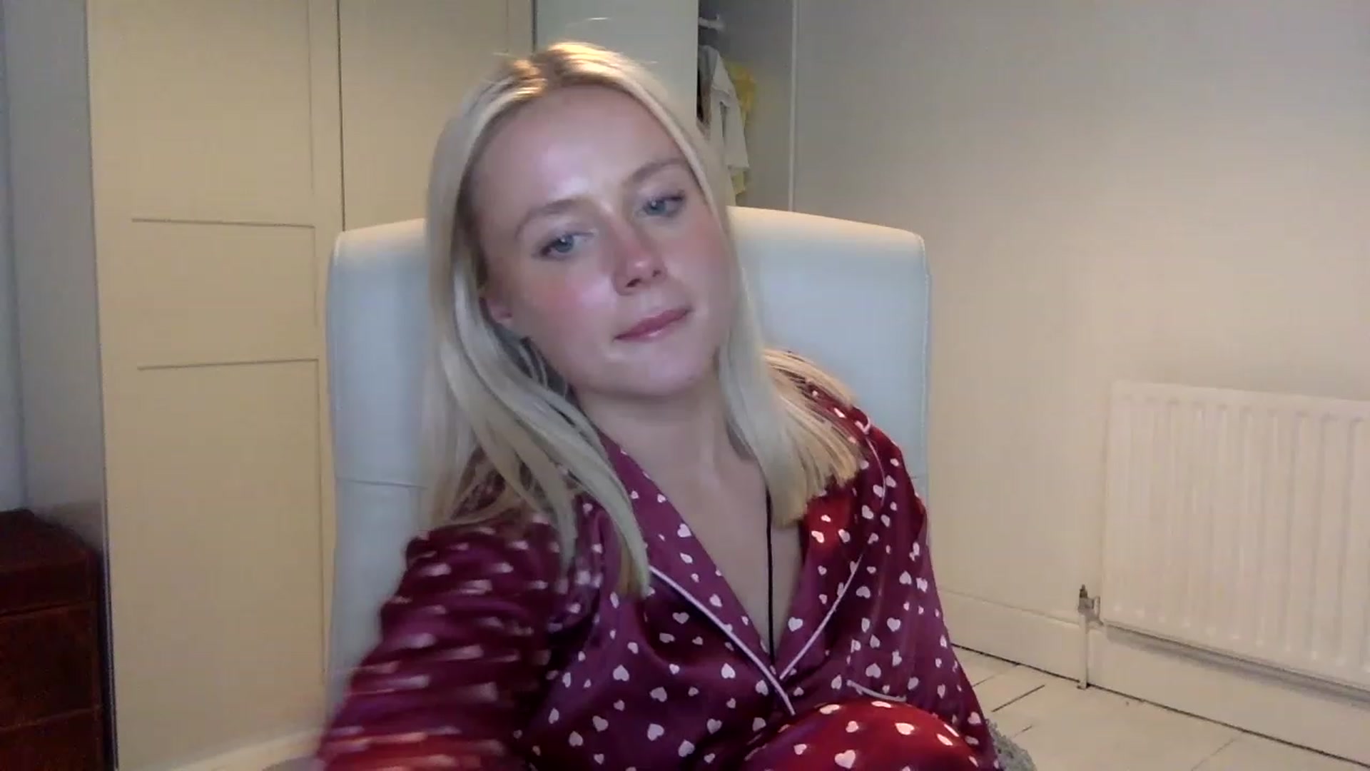 Gallery image thumbnail from BeaSaitou's myfreecams stream on, 12/08/2022, 22:01 image 7 of 20