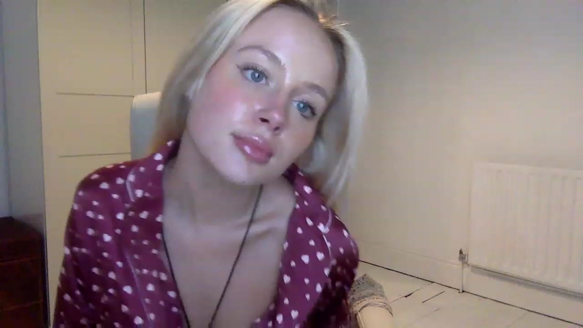 Gallery image thumbnail from BeaSaitou's myfreecams stream on, 12/08/2022, 22:01 image 3 of 20
