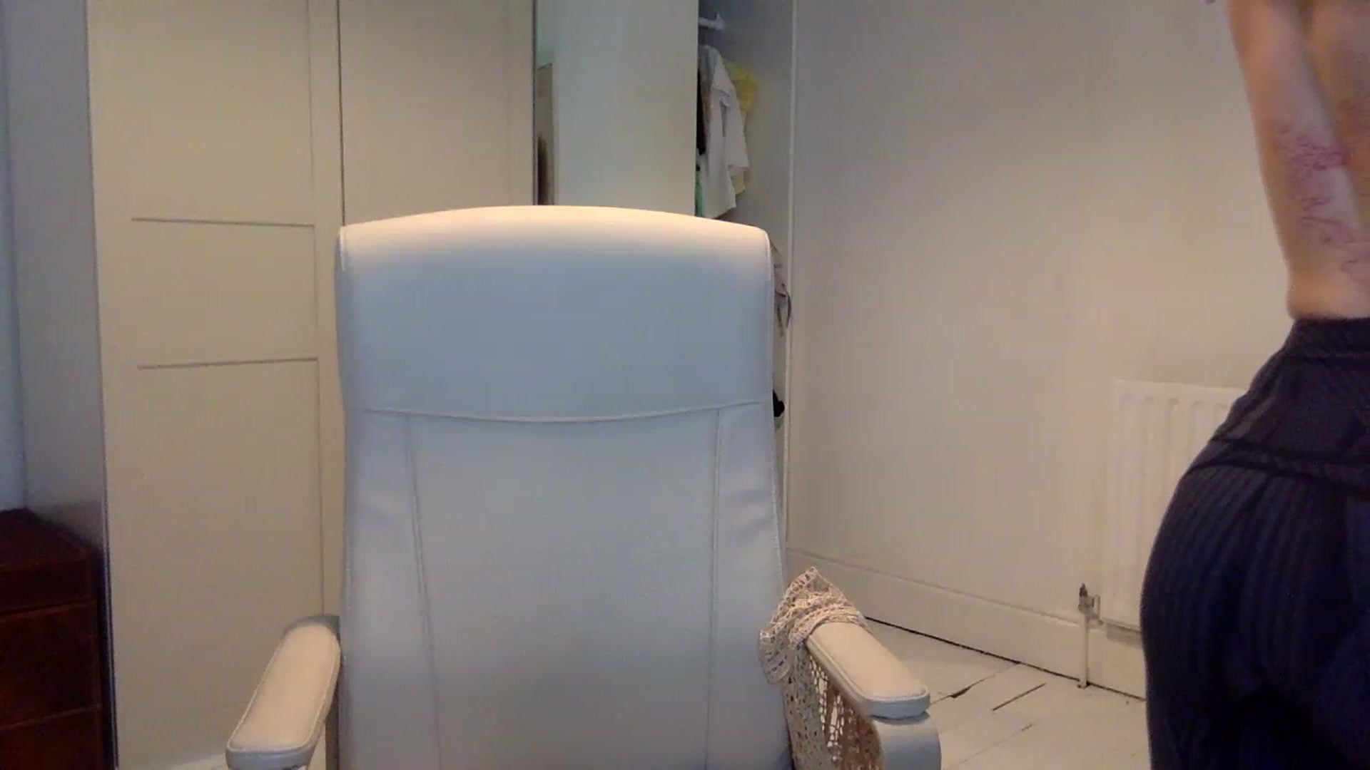 Gallery image thumbnail from BeaSaitou's myfreecams stream on, 12/08/2022, 22:01 image 2 of 20