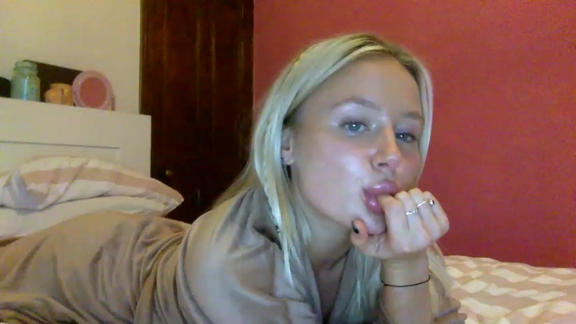 Gallery image thumbnail from BeaSaitou's myfreecams stream on, 12/12/2022, 15:32 image 4 of 20