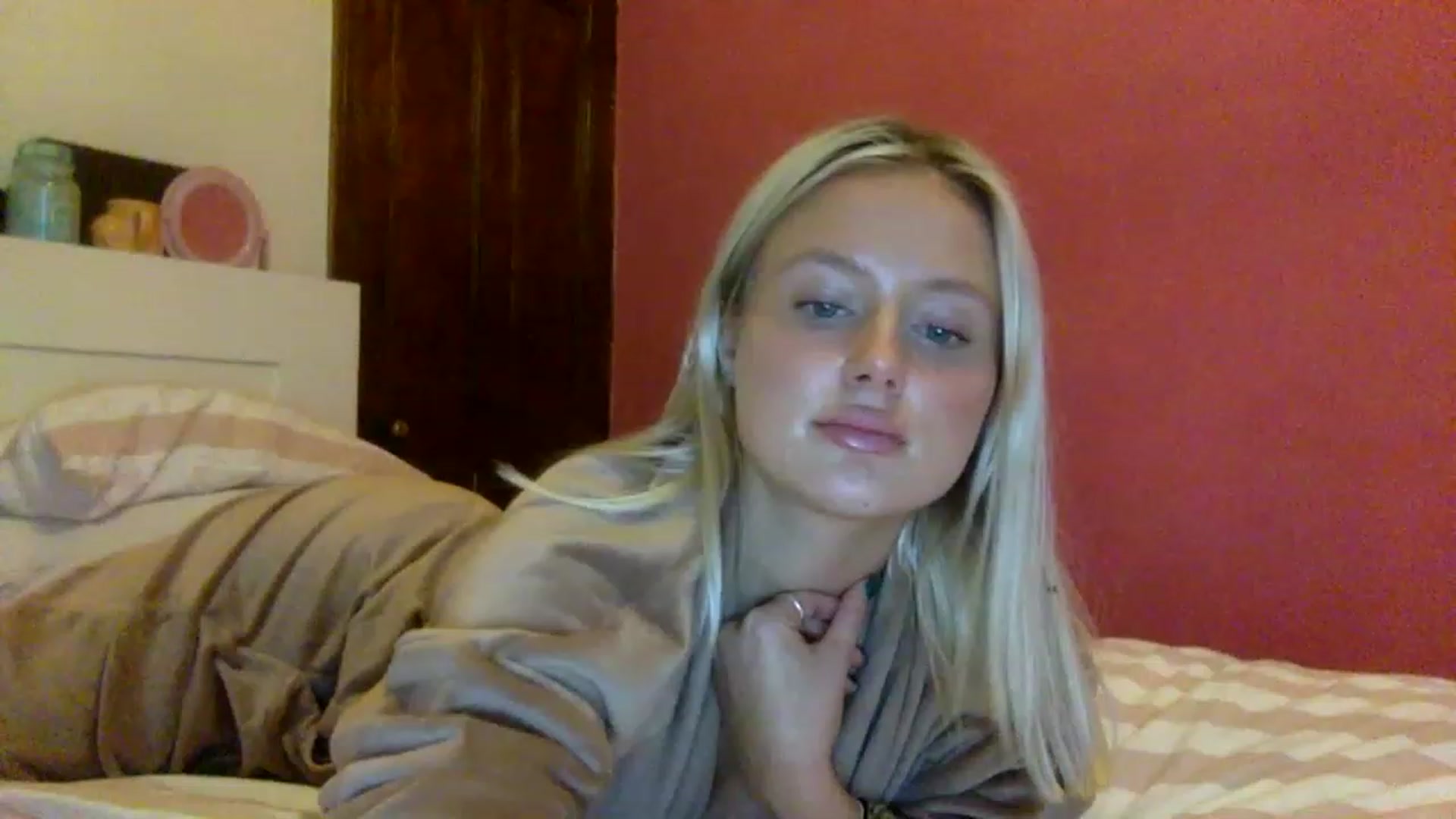 Gallery image thumbnail from BeaSaitou's myfreecams stream on, 12/12/2022, 15:32 image 10 of 20