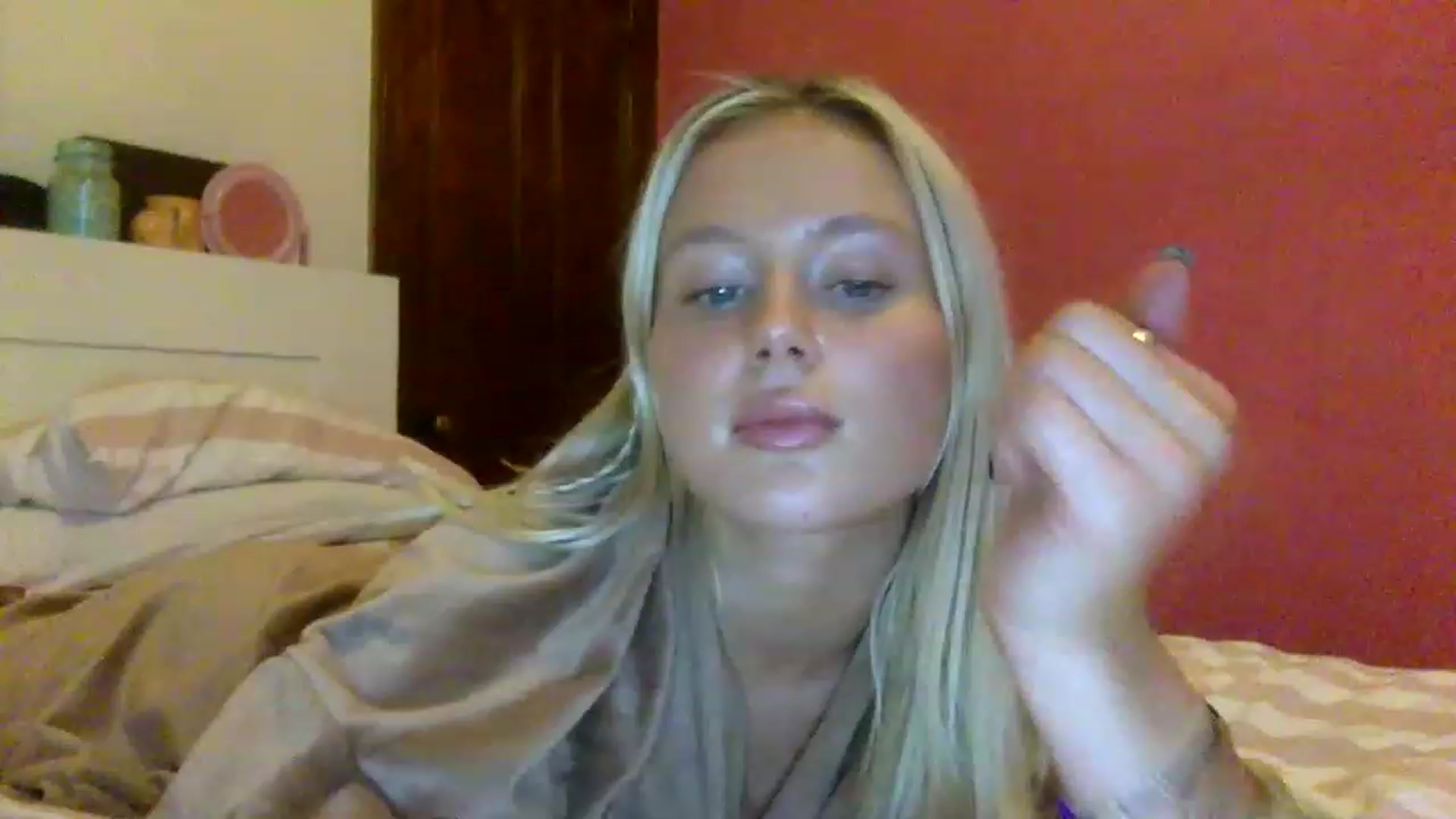 Gallery image thumbnail from BeaSaitou's myfreecams stream on, 12/12/2022, 15:32 image 6 of 20