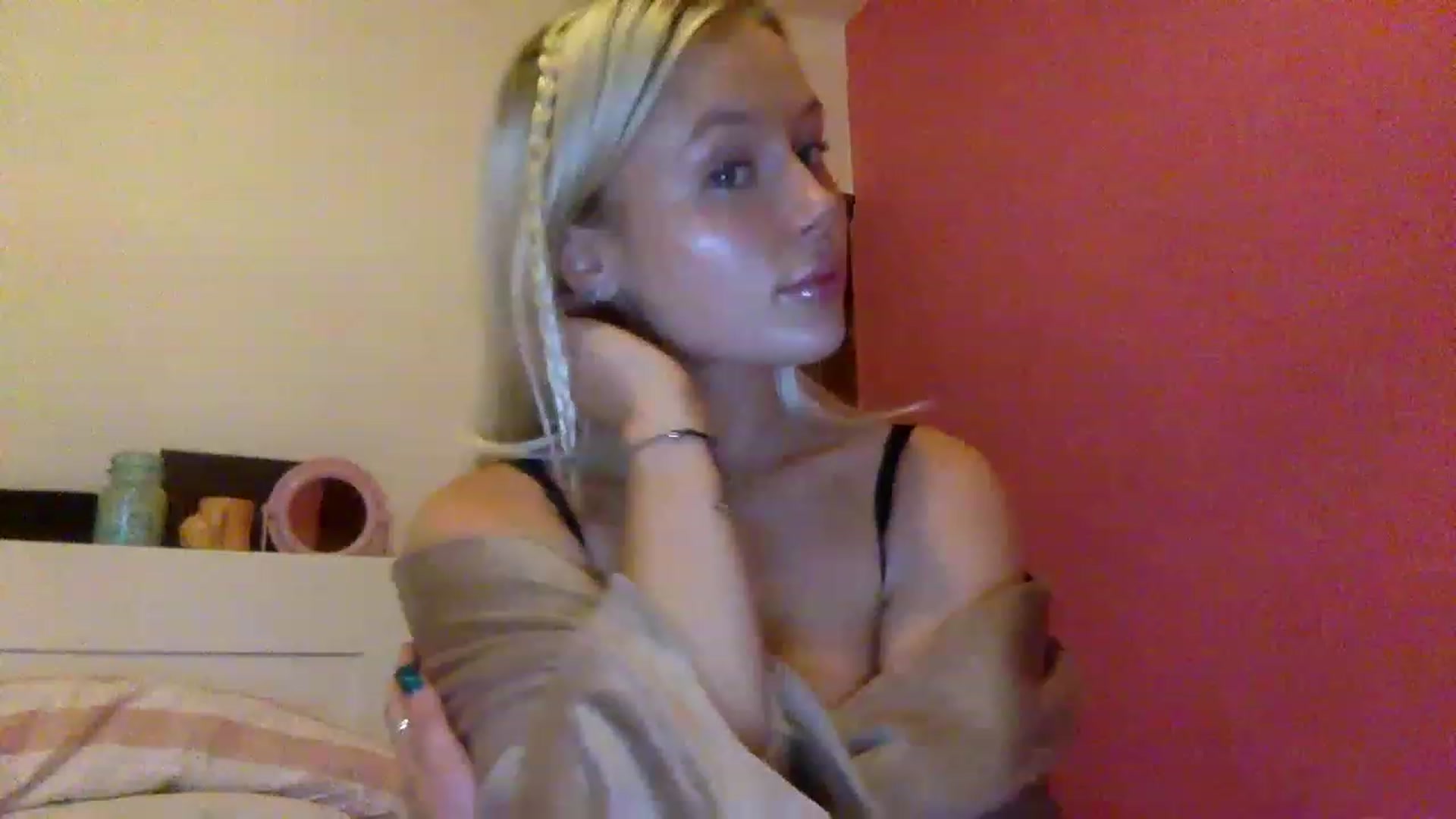 Gallery image thumbnail from BeaSaitou's myfreecams stream on, 12/12/2022, 15:32 image 18 of 20