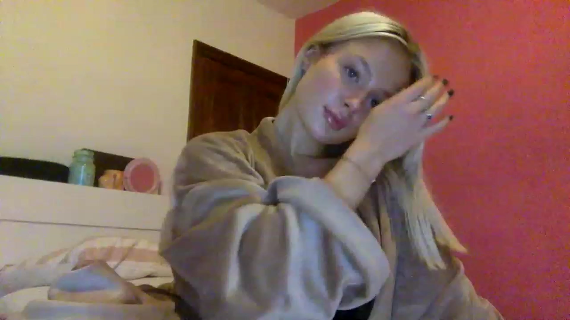 Gallery image thumbnail from BeaSaitou's myfreecams stream on, 12/12/2022, 15:32 image 1 of 20