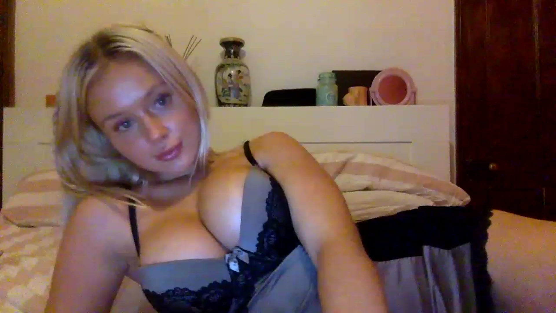 Gallery image thumbnail from BeaSaitou's myfreecams stream on, 12/12/2022, 16:07 image 11 of 20