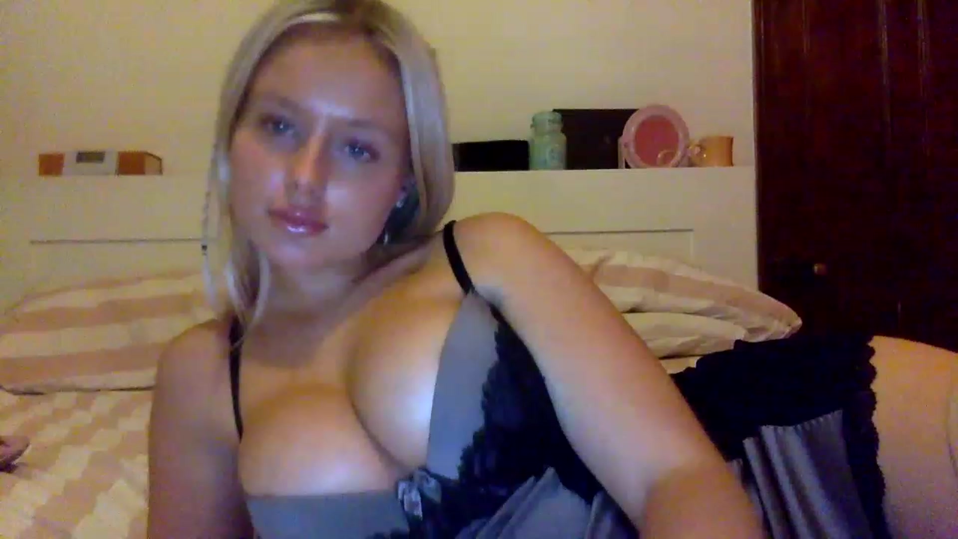 Gallery image thumbnail from BeaSaitou's myfreecams stream on, 12/12/2022, 16:42 image 1 of 20