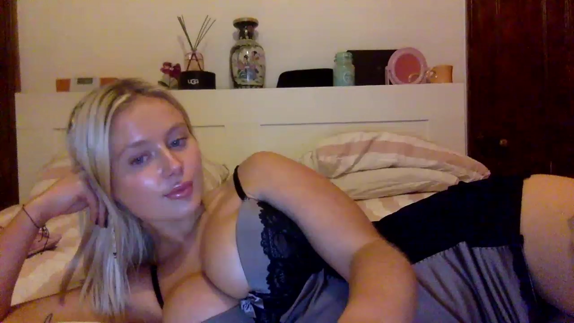 Gallery image thumbnail from BeaSaitou's myfreecams stream on, 12/12/2022, 16:42 image 11 of 20