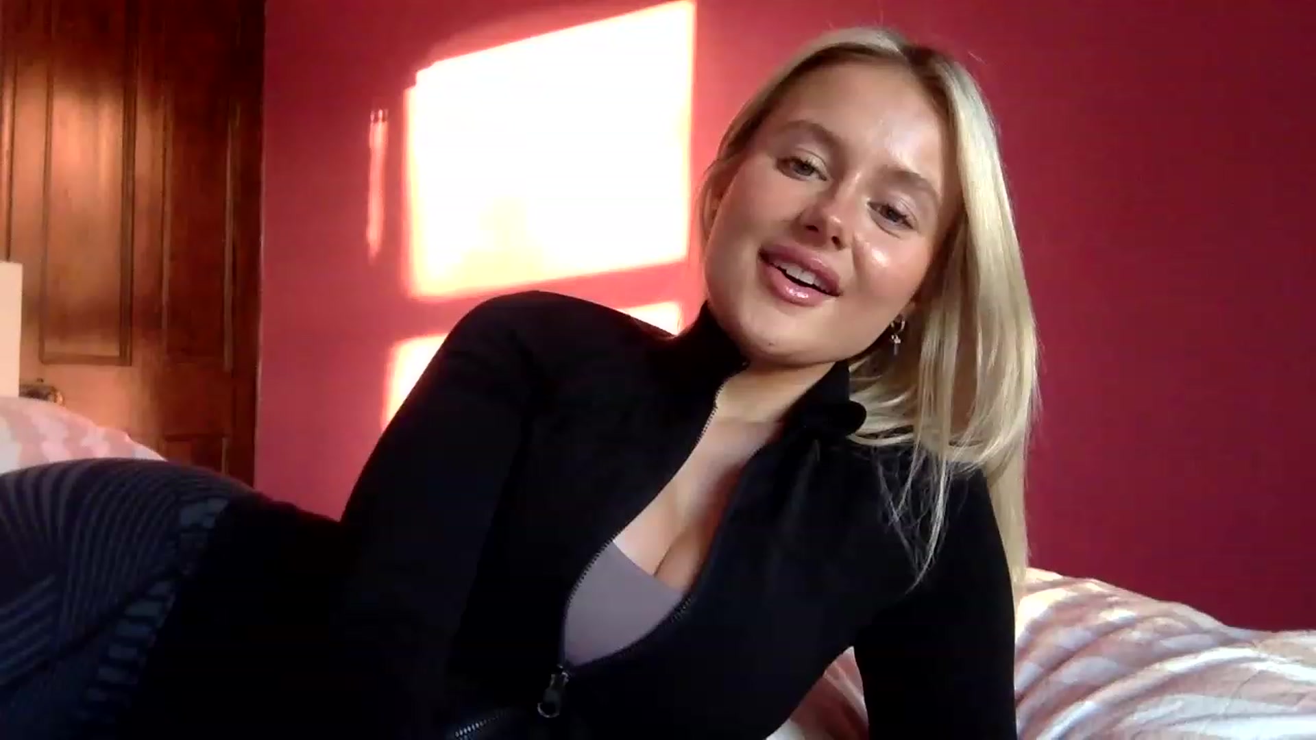Gallery image thumbnail from BeaSaitou's myfreecams stream on, 12/15/2022, 15:12 image 1 of 20