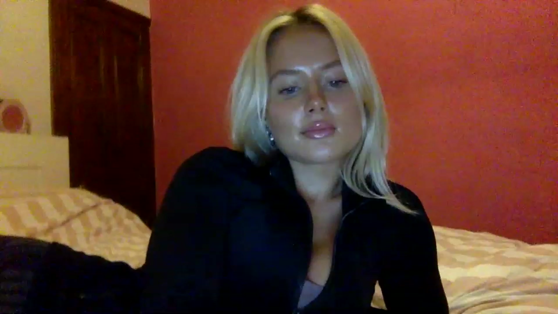 Gallery image thumbnail from BeaSaitou's myfreecams stream on, 12/15/2022, 16:56 image 5 of 20