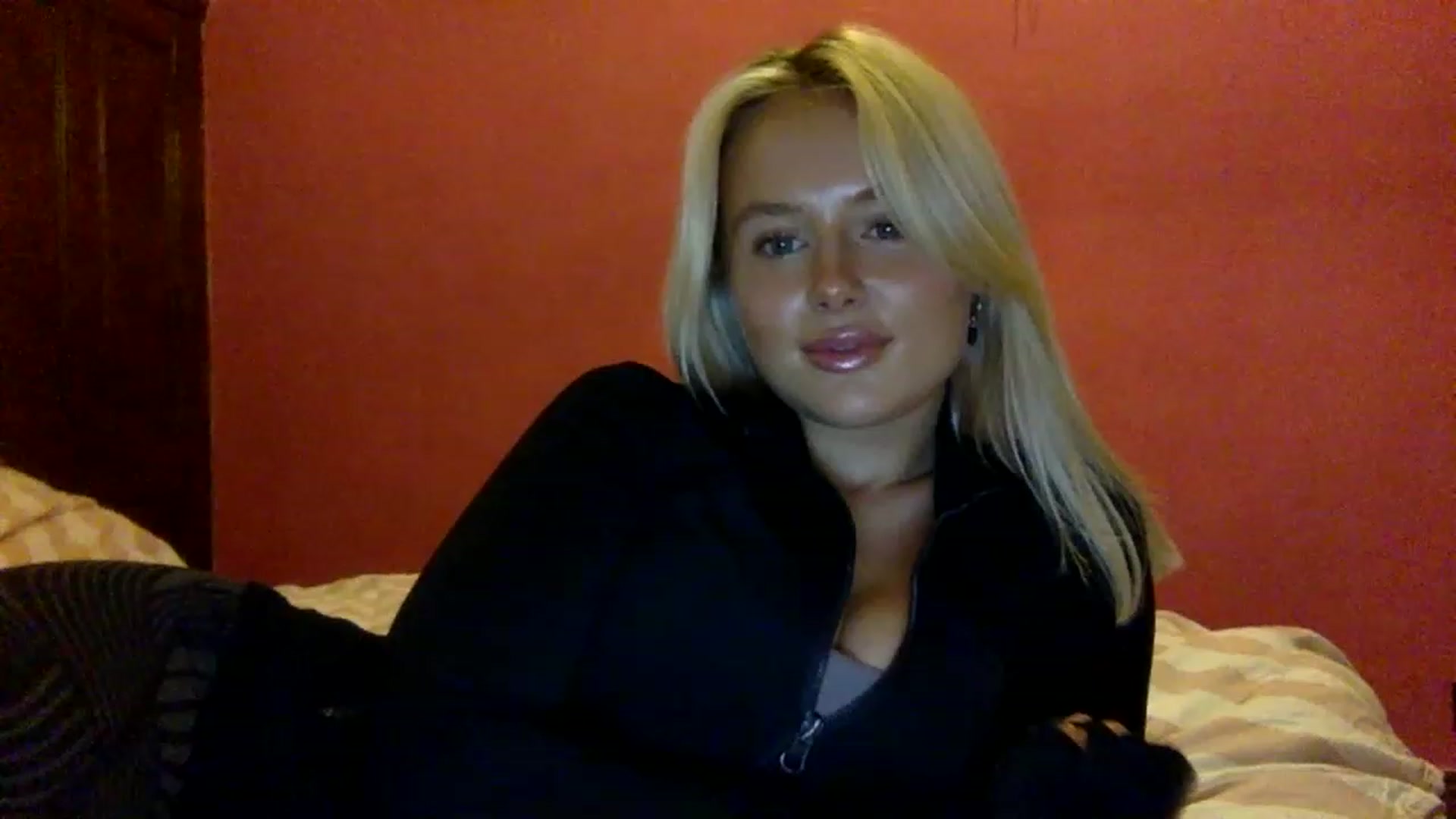 Gallery image thumbnail from BeaSaitou's myfreecams stream on, 12/15/2022, 16:56 image 8 of 20
