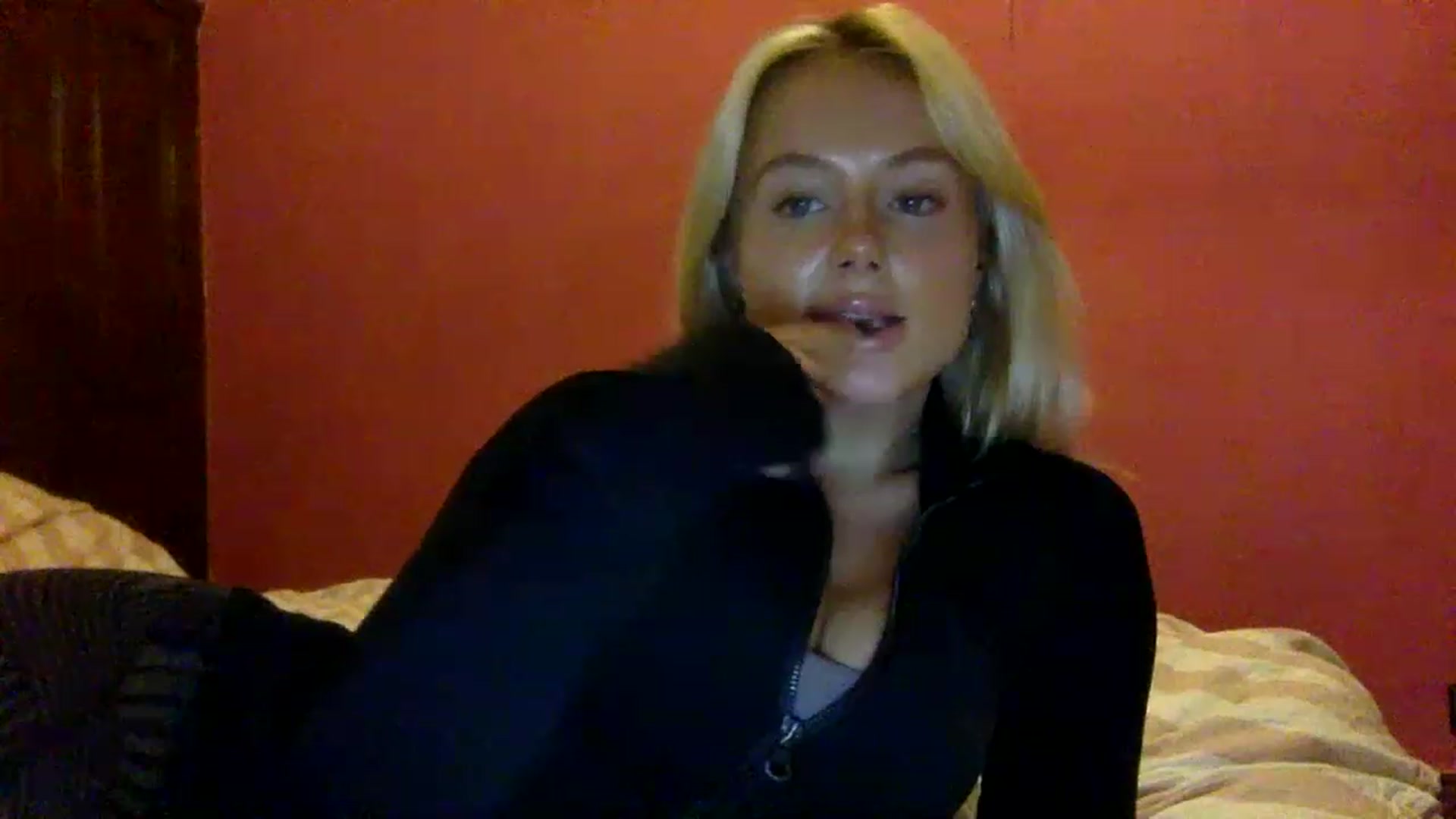 Gallery image thumbnail from BeaSaitou's myfreecams stream on, 12/15/2022, 16:56 image 7 of 20