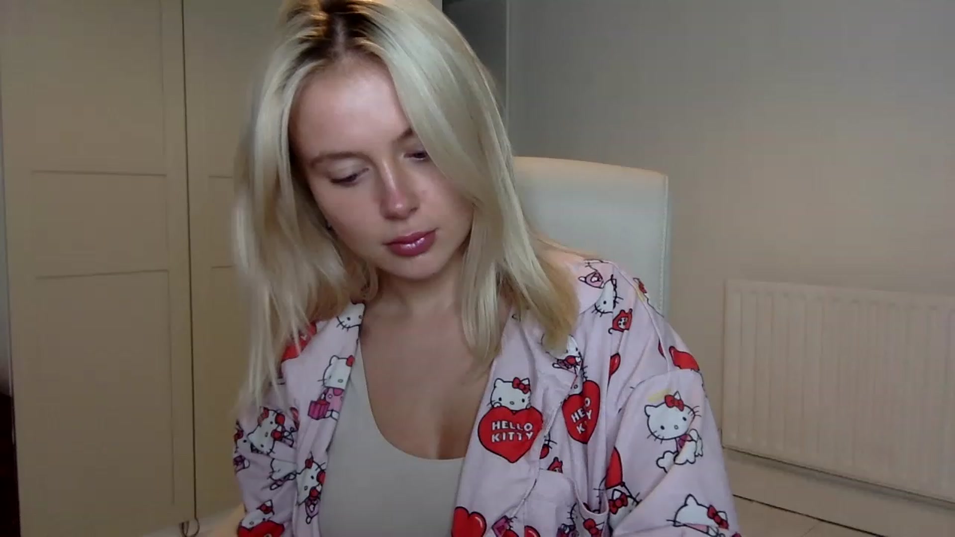 Gallery image thumbnail from BeaSaitou's myfreecams stream on, 12/15/2022, 22:30 image 16 of 20