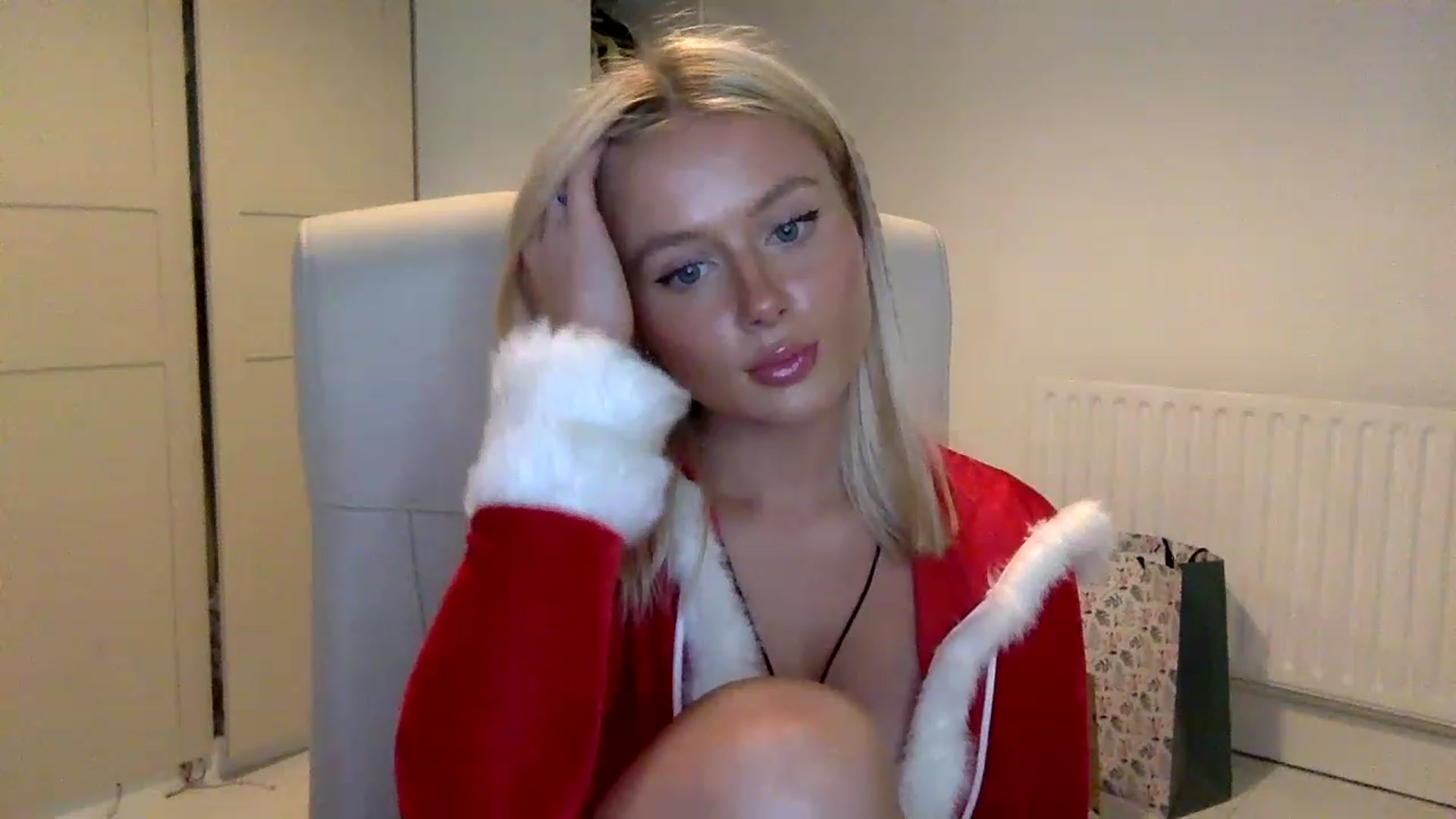 Gallery image thumbnail from BeaSaitou's myfreecams stream on, 12/20/2022, 17:14 image 20 of 20