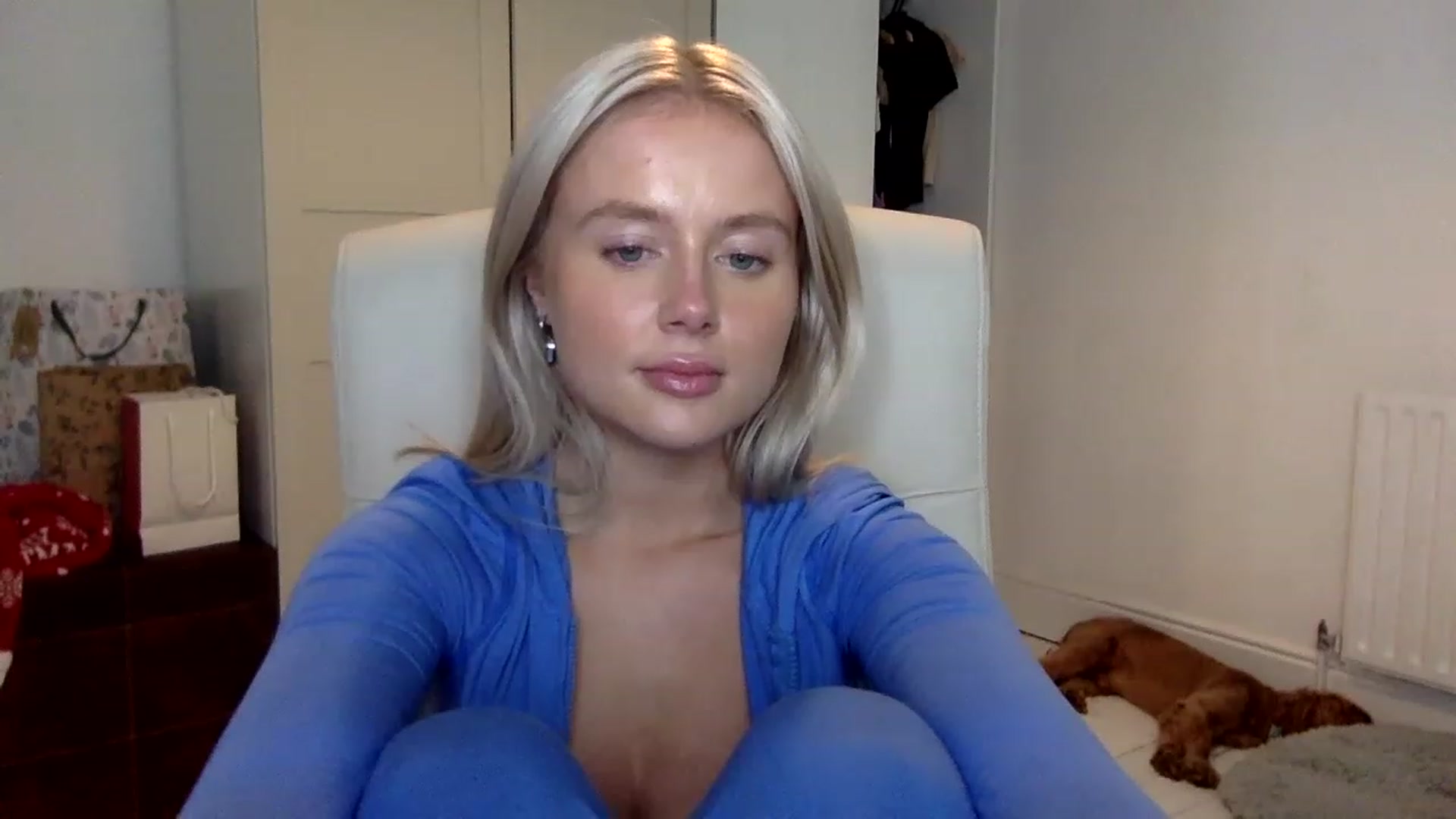 Gallery image thumbnail from BeaSaitou's myfreecams stream on, 12/22/2022, 17:11 image 10 of 20