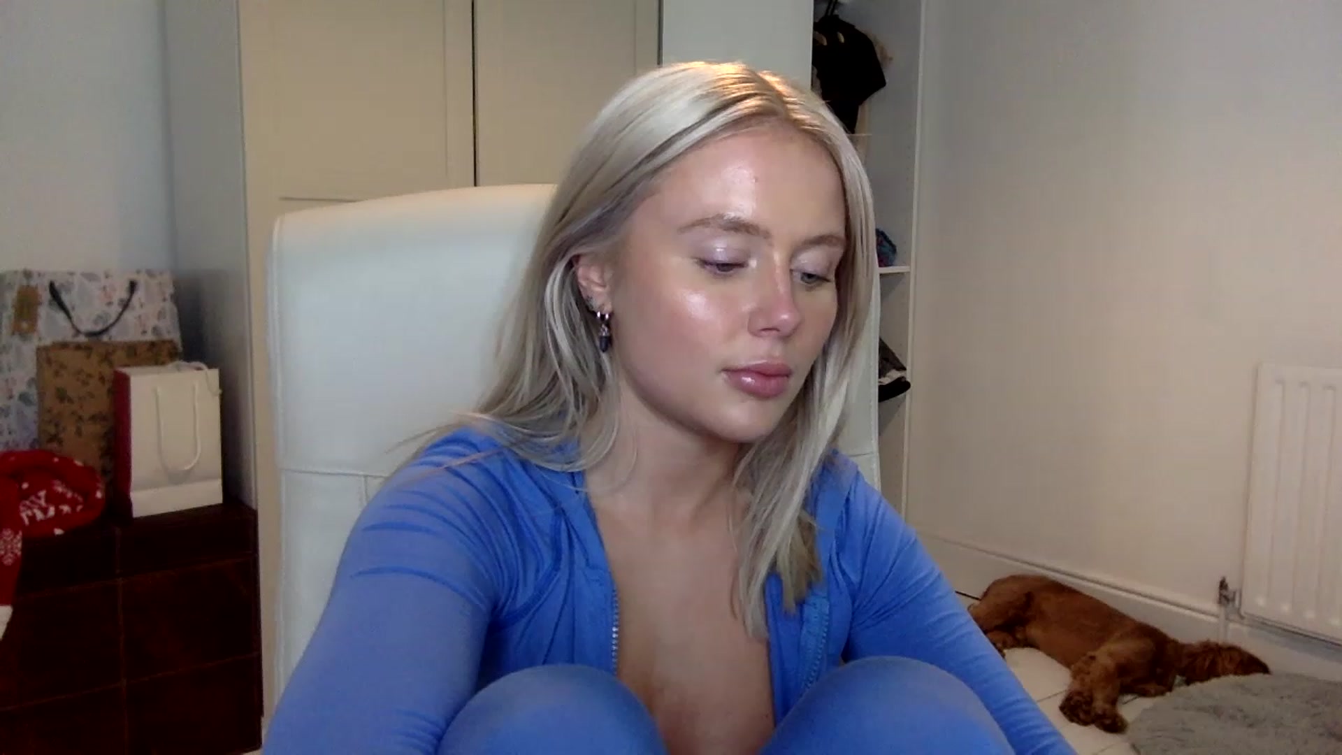 Gallery image thumbnail from BeaSaitou's myfreecams stream on, 12/22/2022, 17:11 image 14 of 20