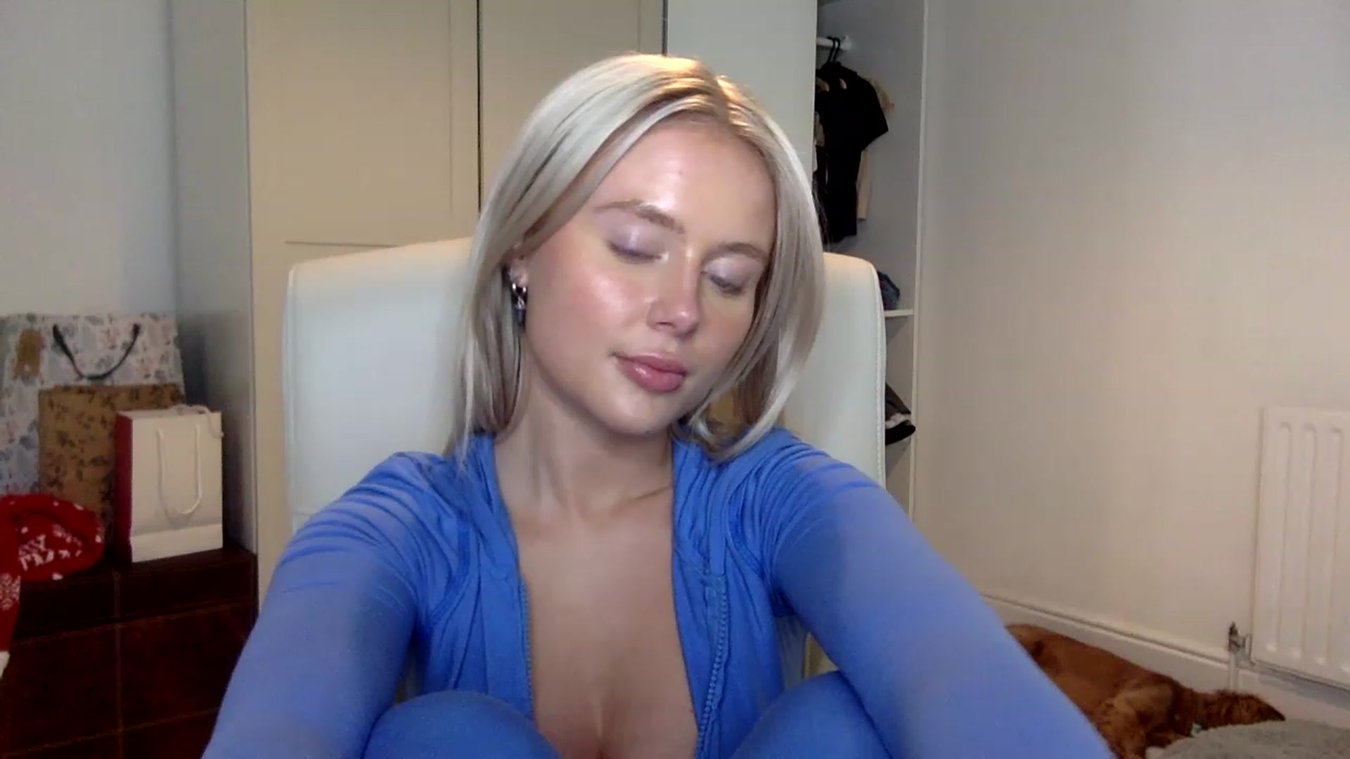 Gallery image thumbnail from BeaSaitou's myfreecams stream on, 12/22/2022, 17:11 image 20 of 20