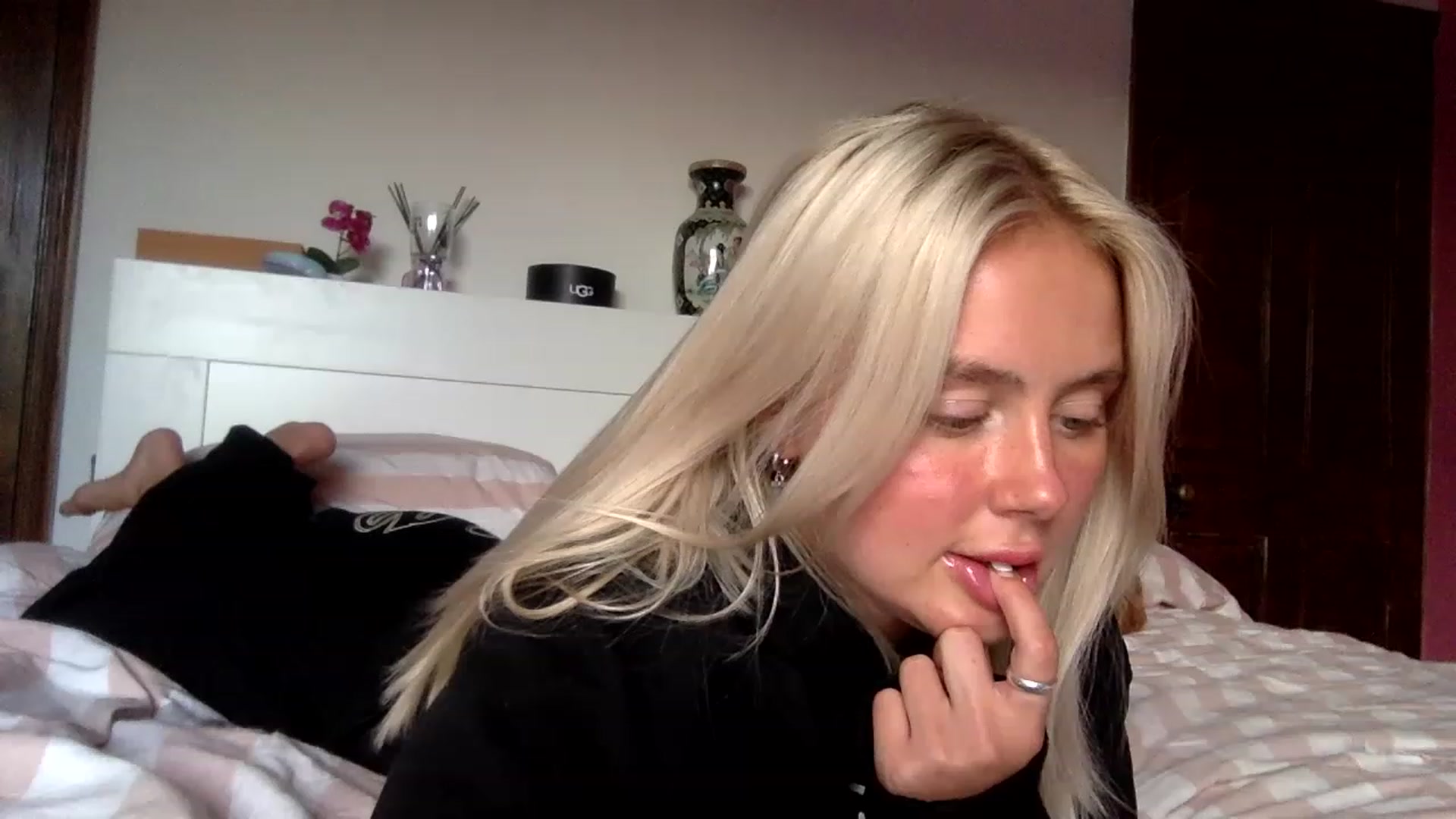 Gallery image thumbnail from BeaSaitou's myfreecams stream on, 01/17/2023, 15:57 image 9 of 20
