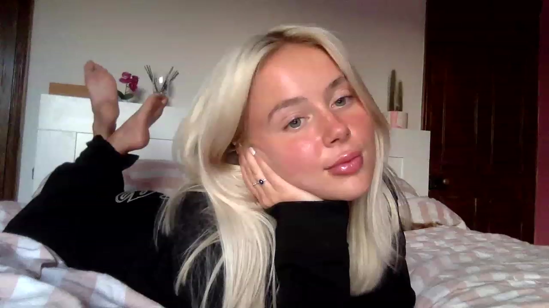 Gallery image thumbnail from BeaSaitou's myfreecams stream on, 01/17/2023, 15:57 image 8 of 20