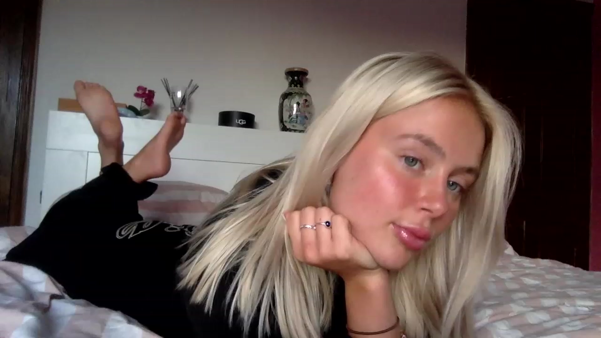Gallery image thumbnail from BeaSaitou's myfreecams stream on, 01/17/2023, 15:57 image 14 of 20