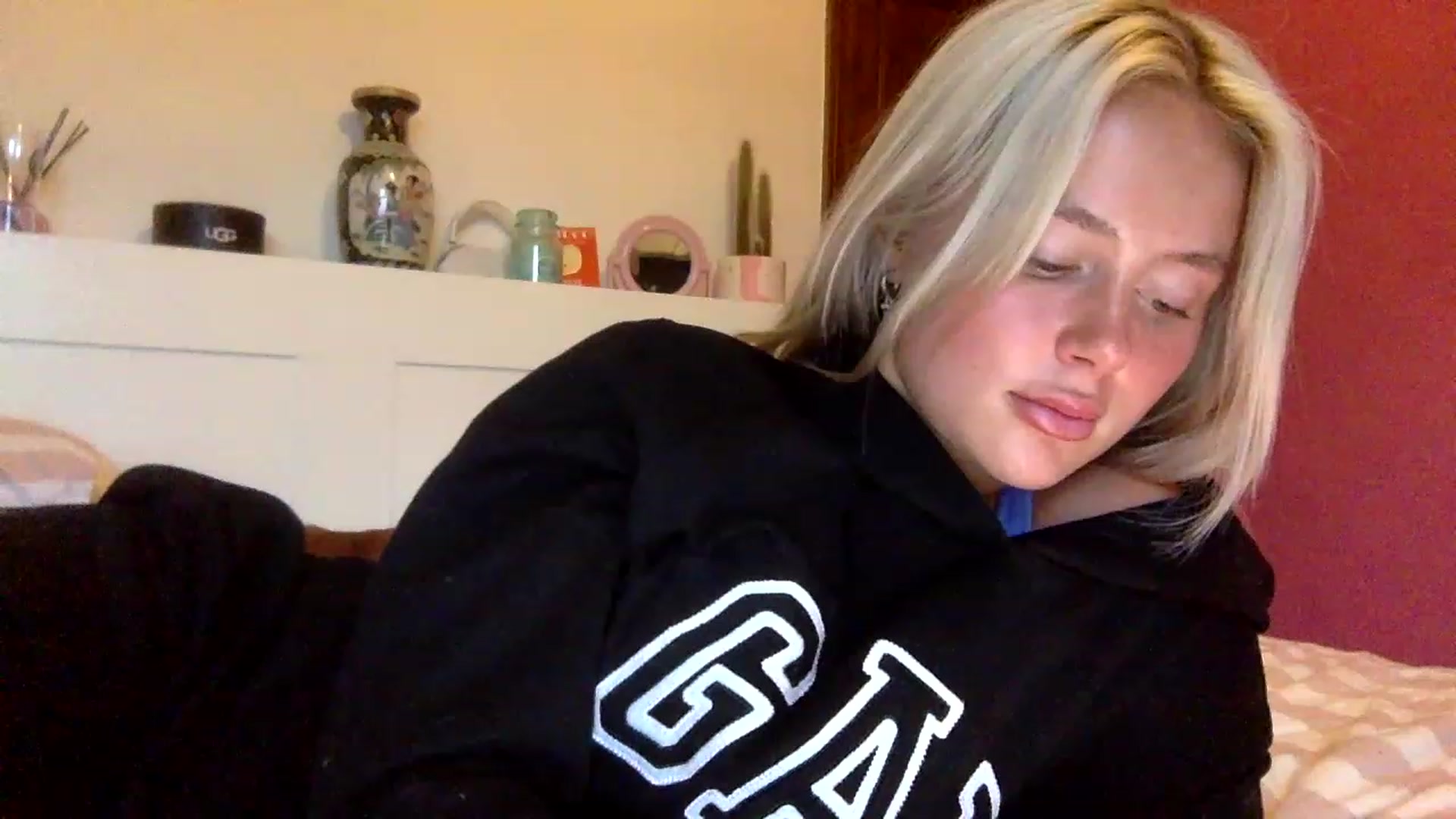 Gallery image thumbnail from BeaSaitou's myfreecams stream on, 01/17/2023, 16:31 image 16 of 20