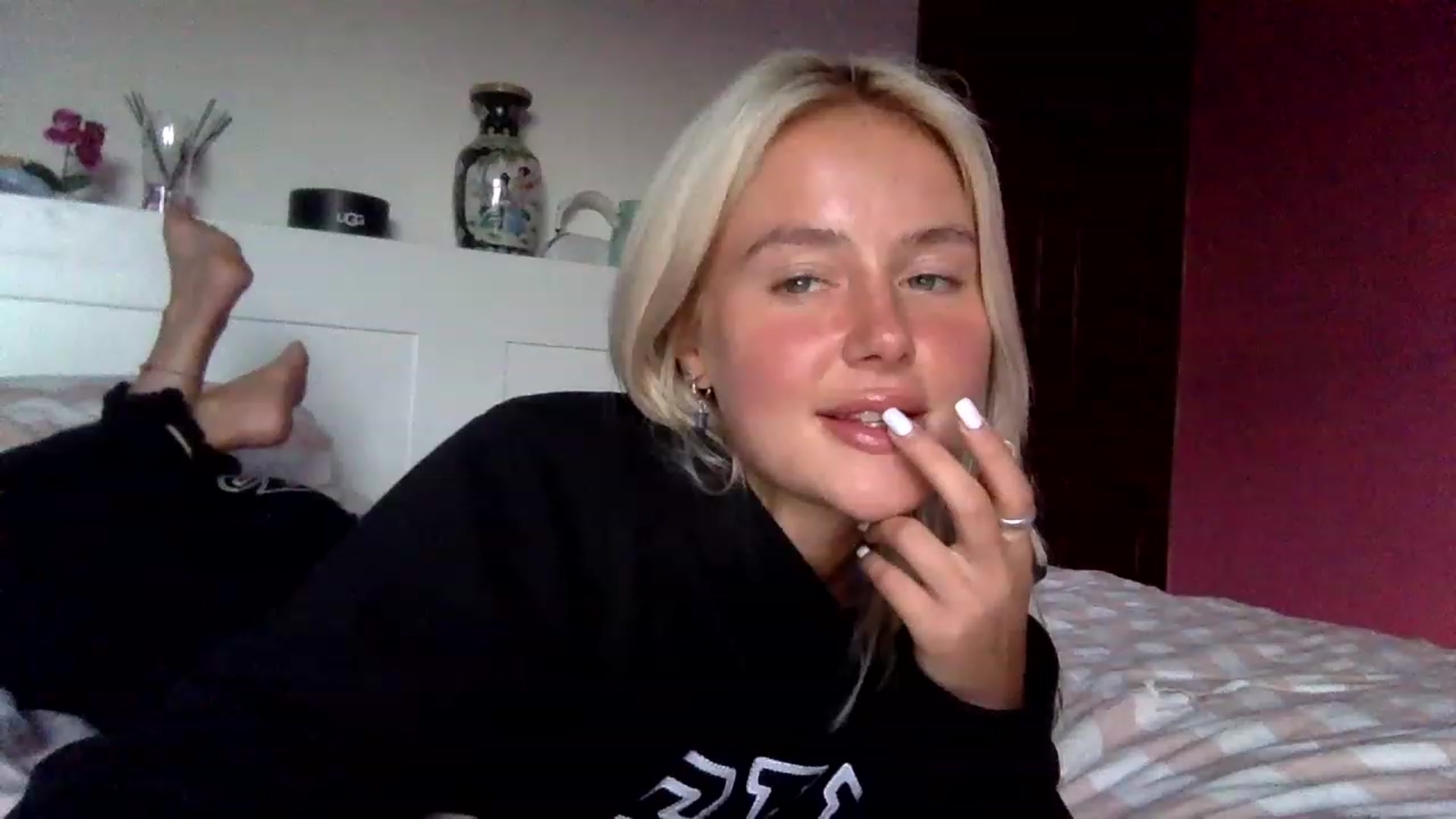 Gallery image thumbnail from BeaSaitou's myfreecams stream on, 01/17/2023, 16:31 image 1 of 20