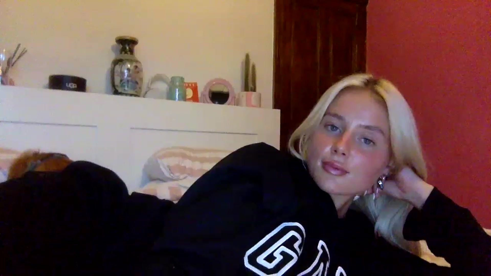 Gallery image thumbnail from BeaSaitou's myfreecams stream on, 01/17/2023, 16:31 image 19 of 20