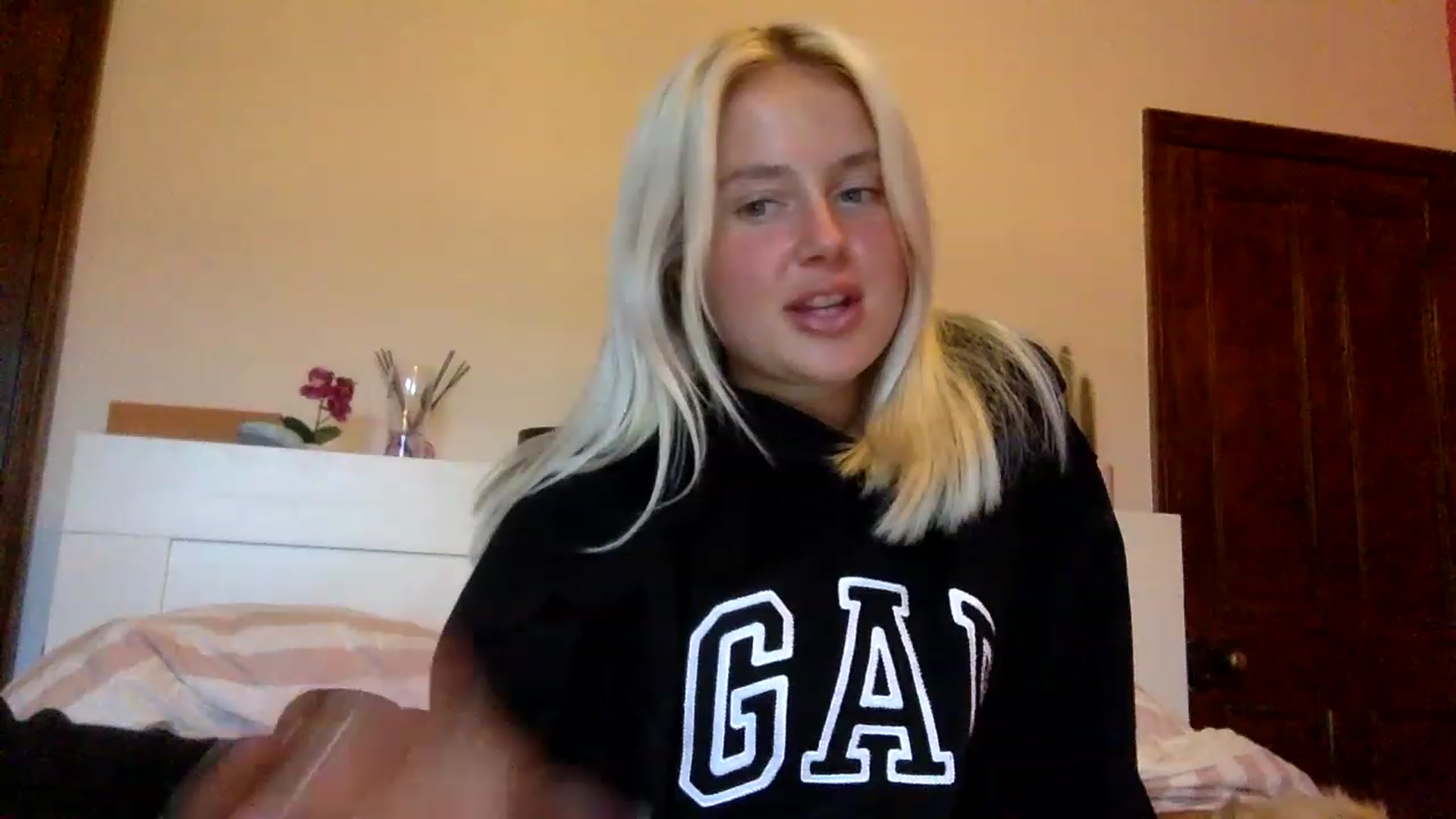 Gallery image thumbnail from BeaSaitou's myfreecams stream on, 01/17/2023, 16:31 image 11 of 20