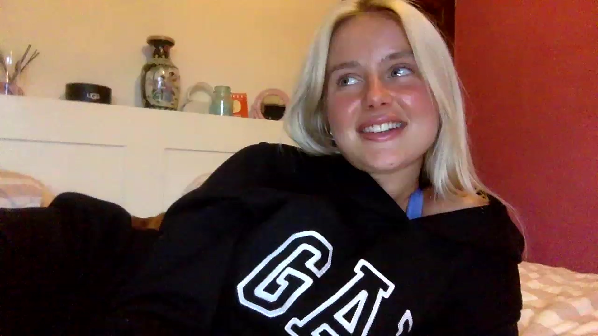 Gallery image thumbnail from BeaSaitou's myfreecams stream on, 01/17/2023, 16:31 image 17 of 20