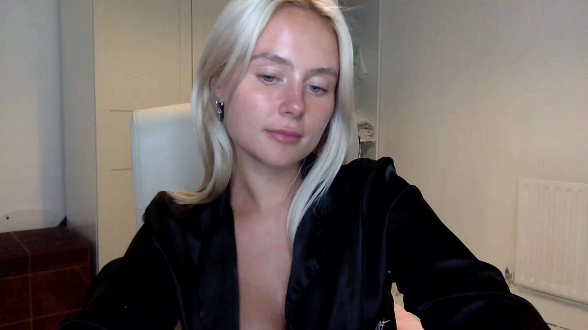 Gallery image thumbnail from BeaSaitou's myfreecams stream on, 01/17/2023, 21:39 image 20 of 20