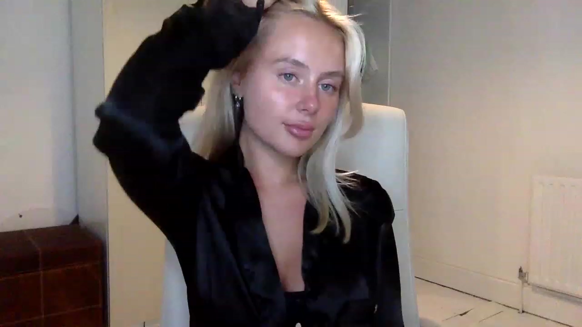 Gallery image thumbnail from BeaSaitou's myfreecams stream on, 01/17/2023, 21:39 image 7 of 20