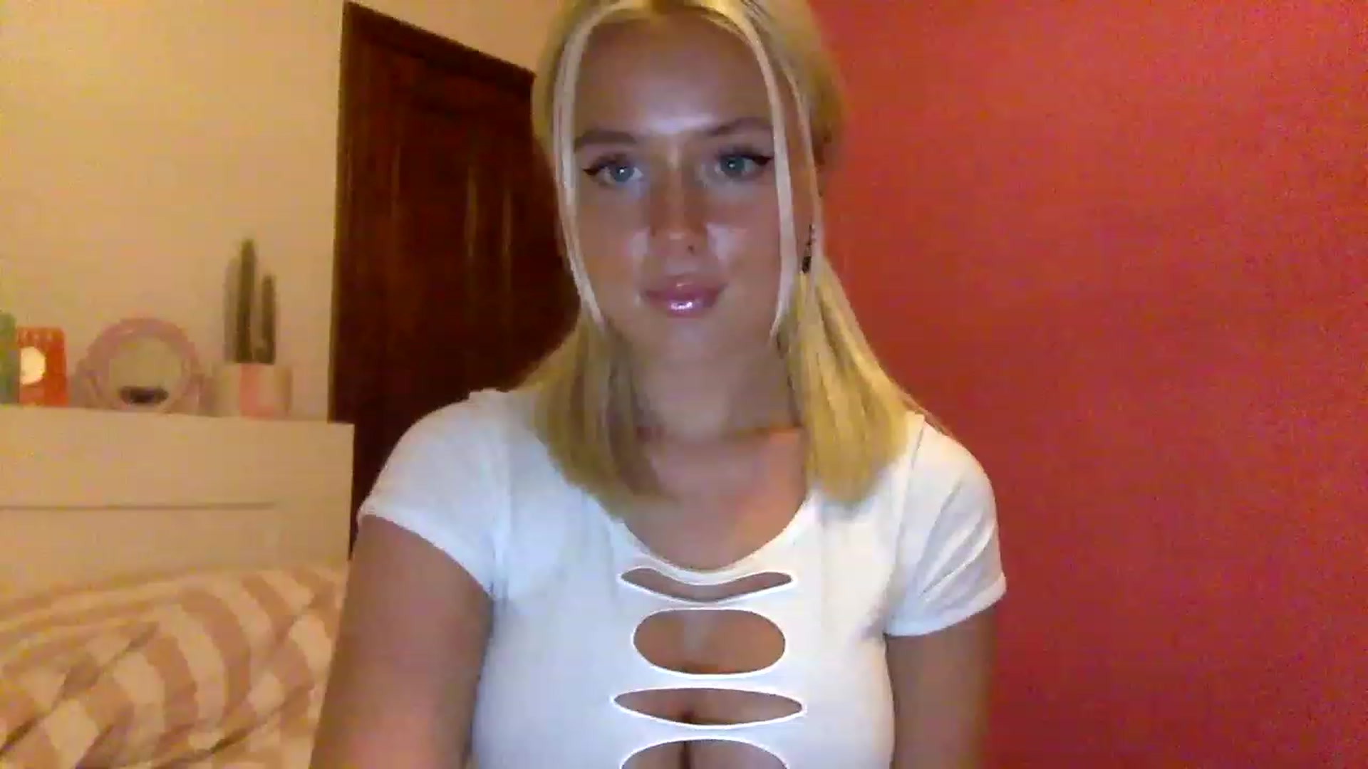 Gallery image thumbnail from BeaSaitou's myfreecams stream on, 01/18/2023, 18:34 image 5 of 20