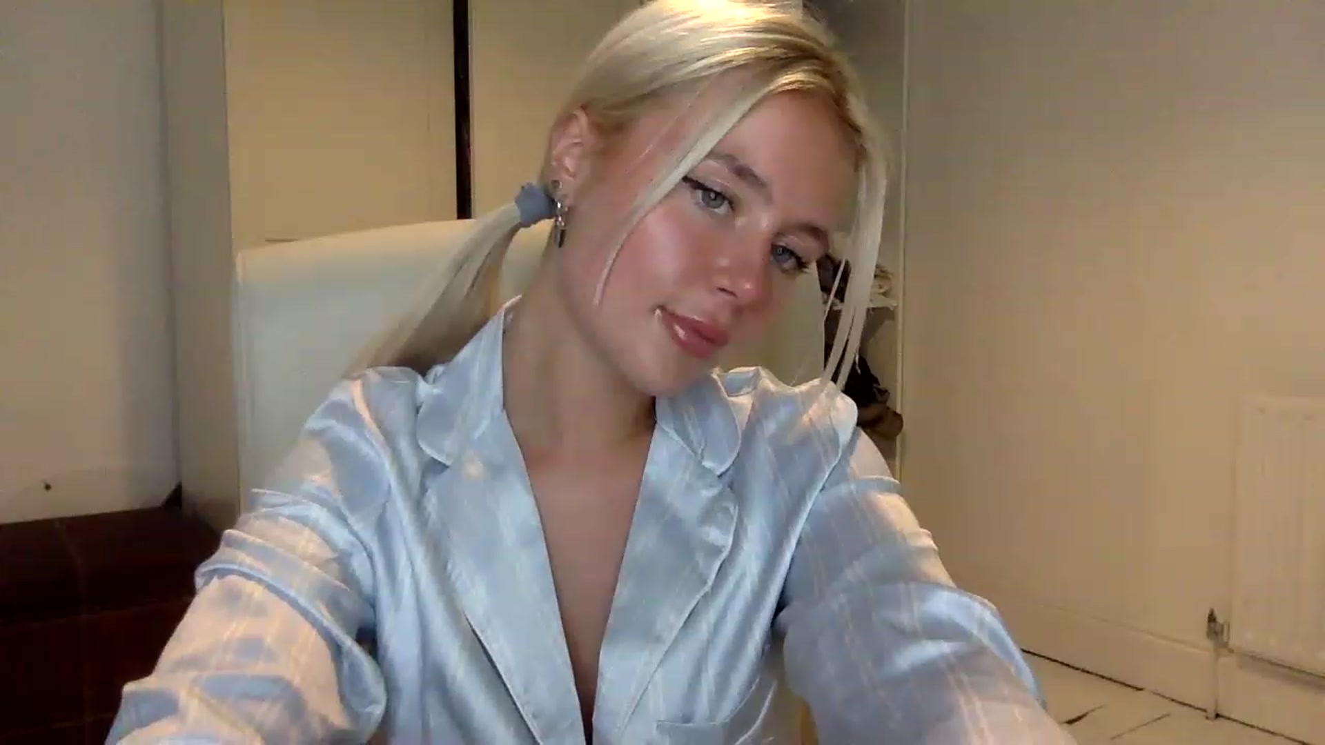 Gallery image thumbnail from BeaSaitou's myfreecams stream on, 01/18/2023, 22:14 image 20 of 20