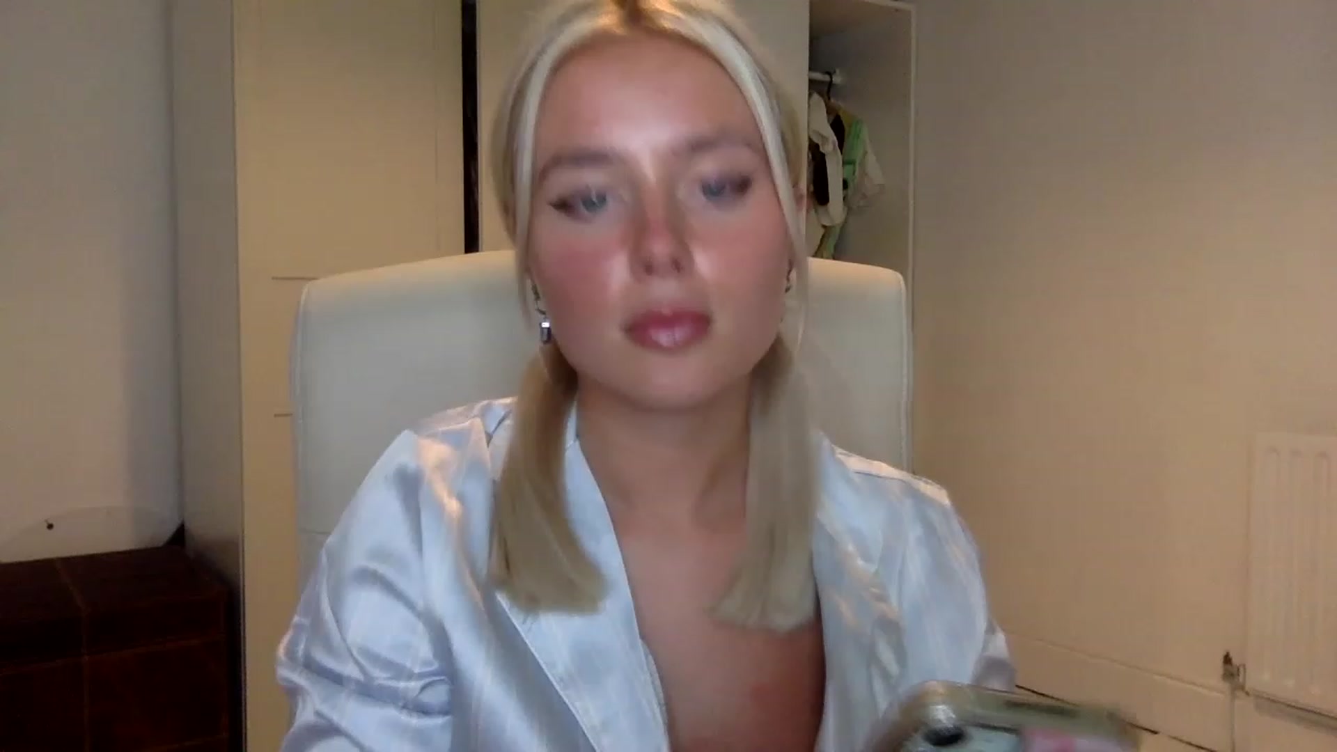 Gallery image thumbnail from BeaSaitou's myfreecams stream on, 01/18/2023, 22:14 image 2 of 20