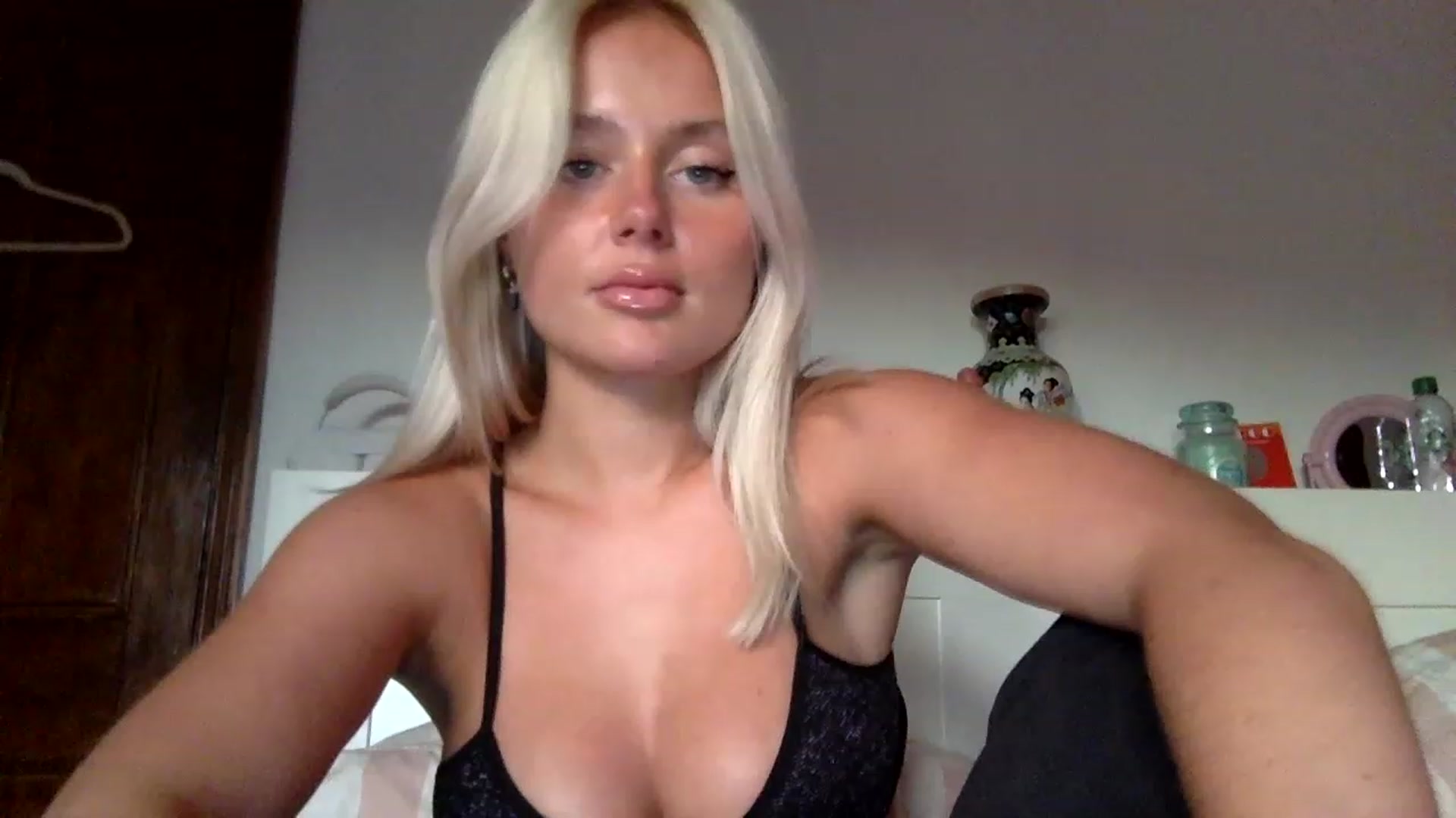 Gallery image thumbnail from BeaSaitou's myfreecams stream on, 01/19/2023, 16:26 image 12 of 20